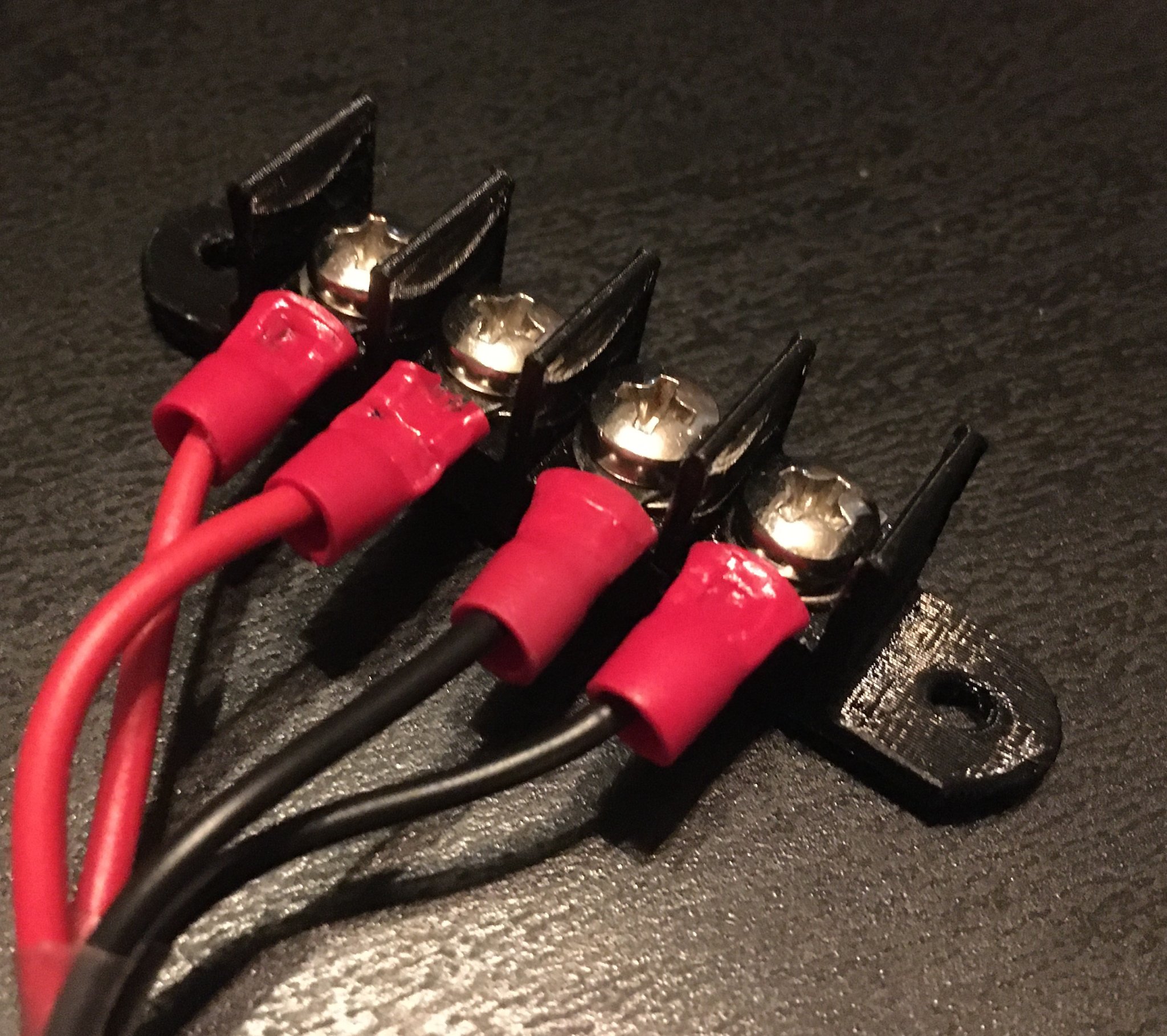 Terminal Block/Wire Connector ( Feat. optional cable relief and bridging  )