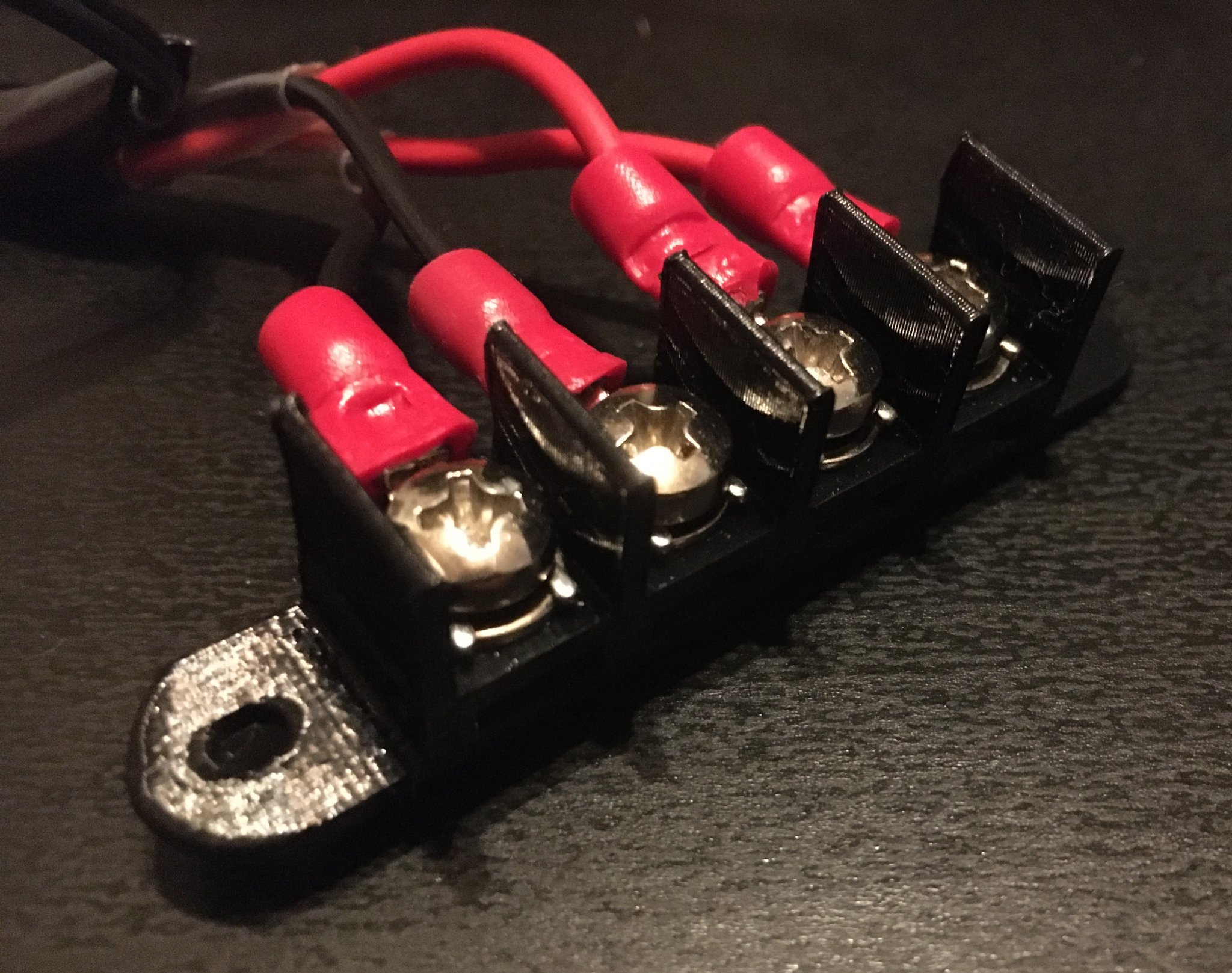 Terminal Block/Wire Connector ( Feat. optional cable relief and bridging  )