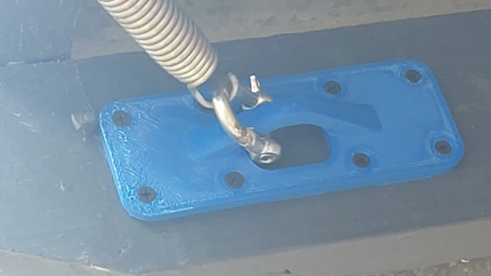 Tiêu đề Neo tường và gỗ Tóm tắt Được thiết kế để treo