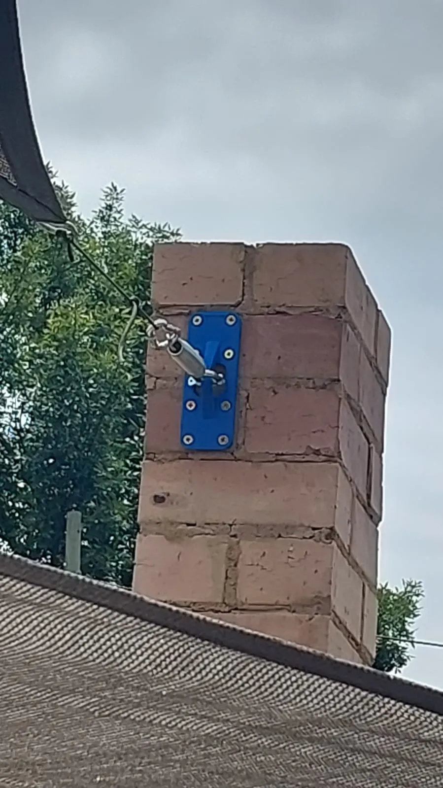 Tiêu đề Neo tường và gỗ Tóm tắt Được thiết kế để treo