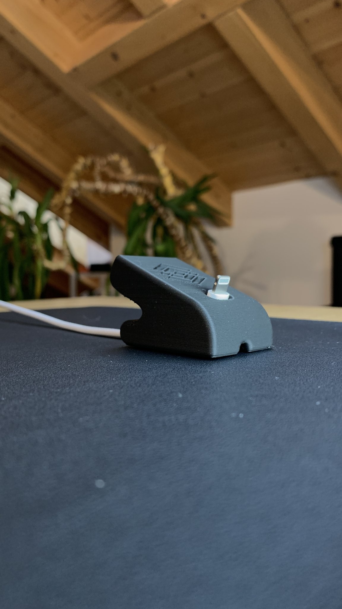 Tiêu đề Apple Maus Ladesstation Tóm tắt Unsere Apple-Maus-Ladesstation