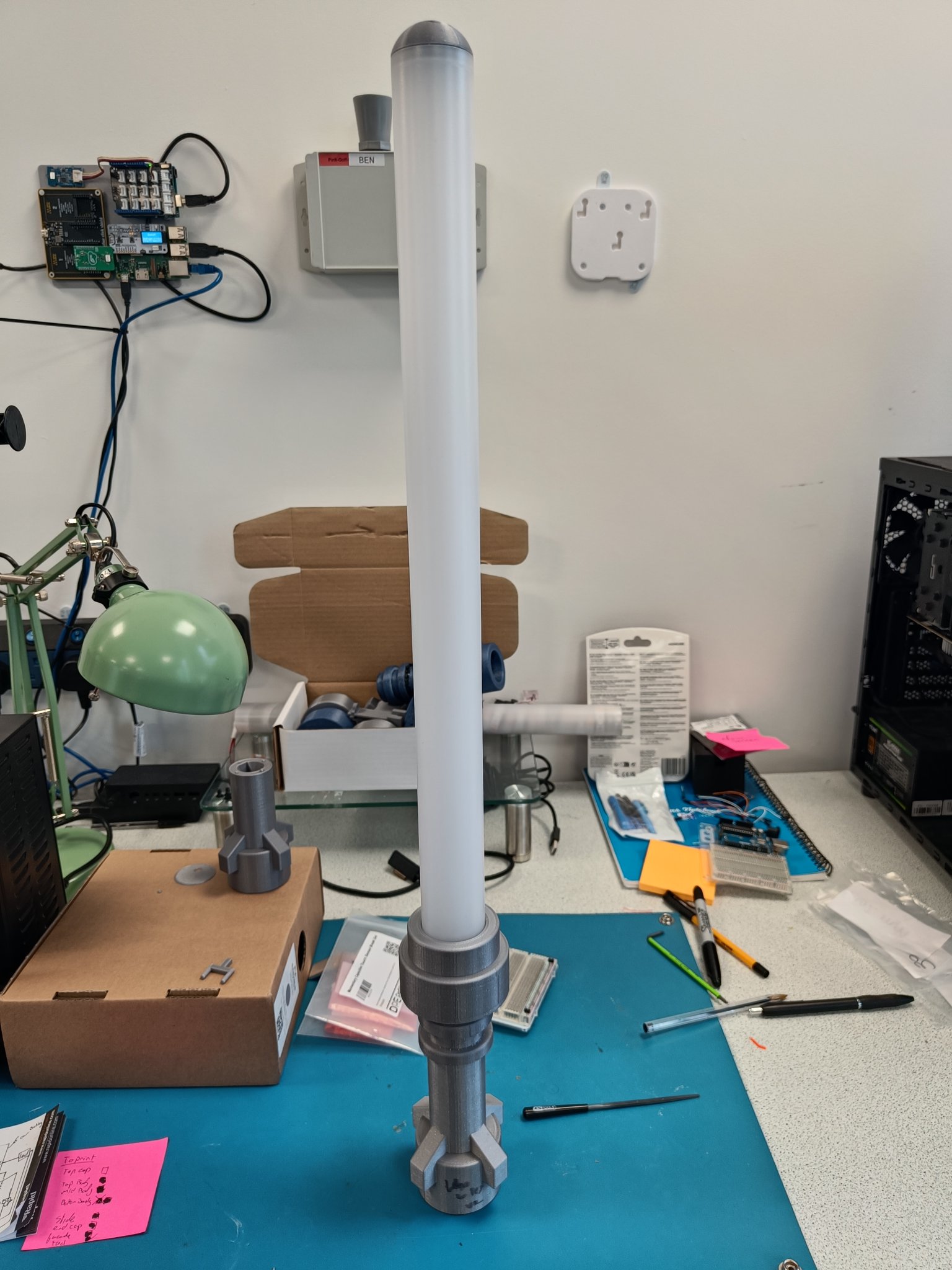 Mô hình kiếm ánh sáng Lego