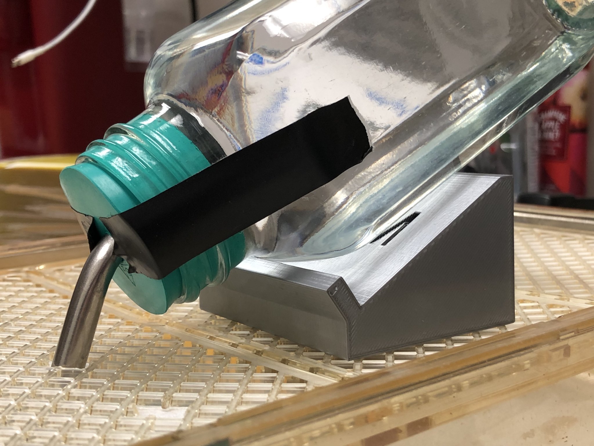 Tiêu đề Giá đỡ chai thủy tinh Tóm tắt Chân đế để đựng