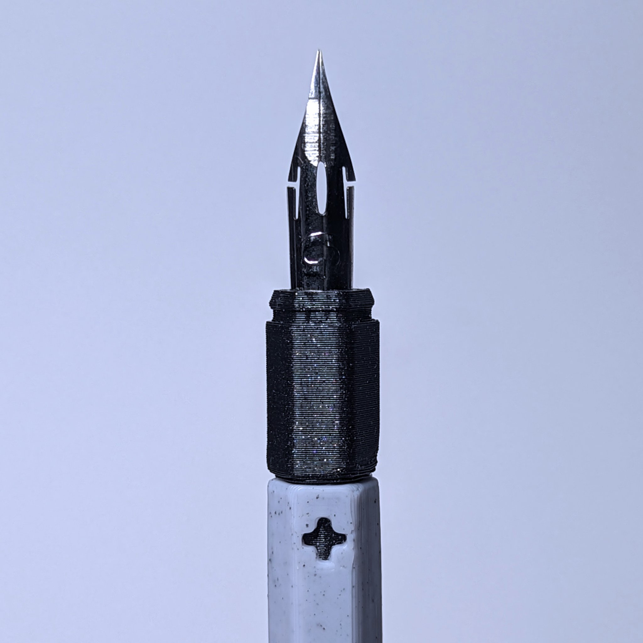 Tiêu đề The Flatliner - Người giữ ngòi của họa sĩ truyện tranh