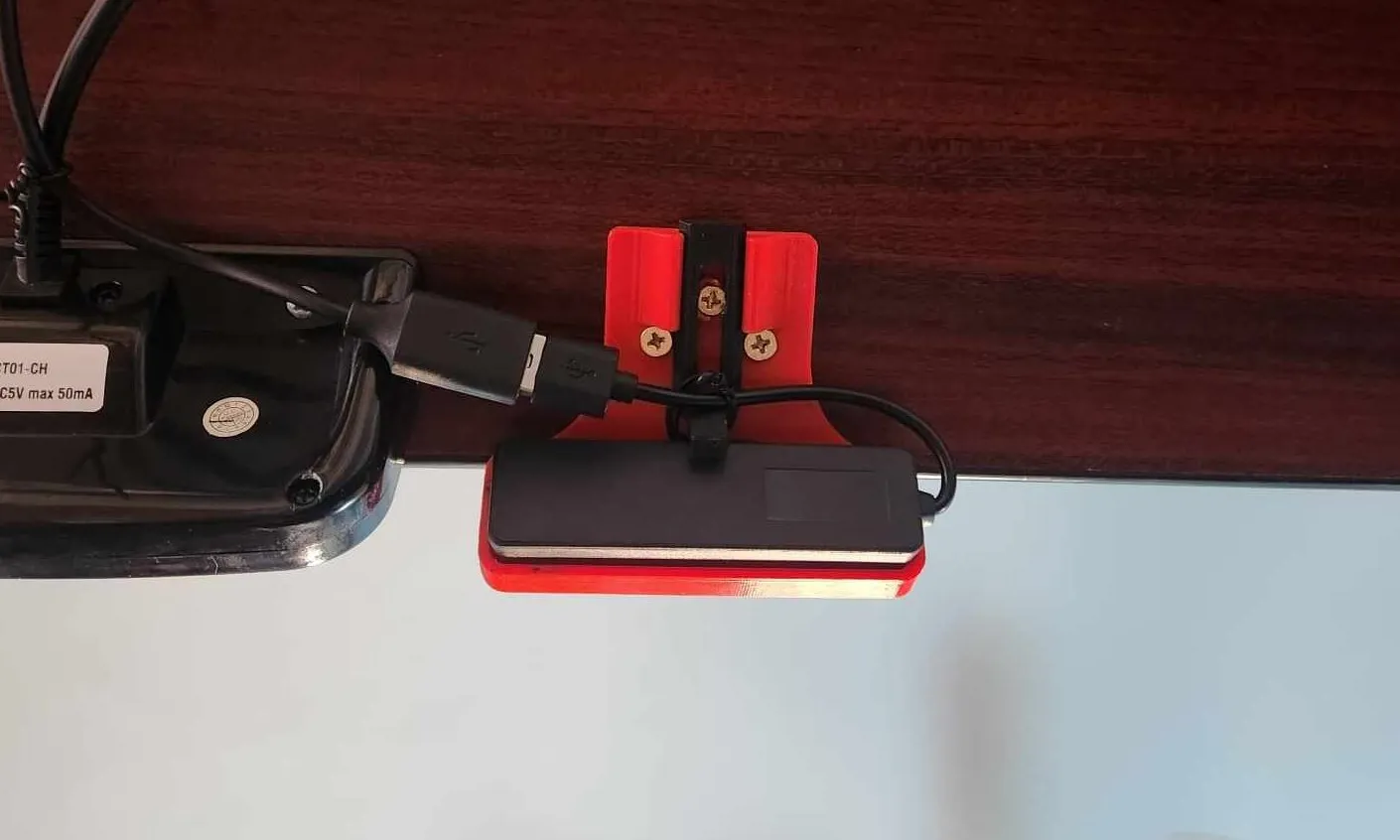 Tiêu đề Giá đỡ USBSD dưới bàn làm việc Tóm tắt Hãy dọn