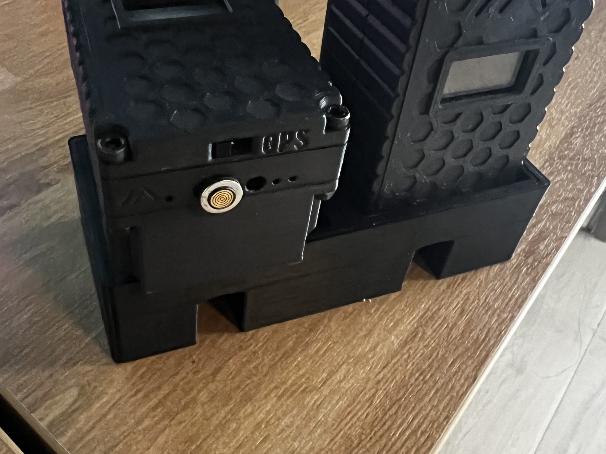 Tiêu đề Đế để bàn Meshtastic cho hai bộ đàm Tóm tắt Đây l