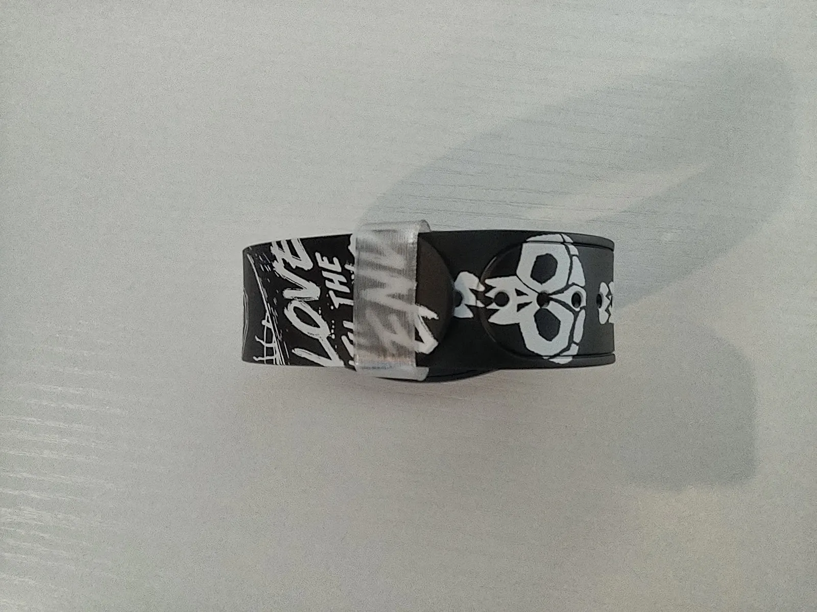 Tiêu đề Dụng cụ giữ dây đeo MagicBand Magic Band Plus Tóm tắ