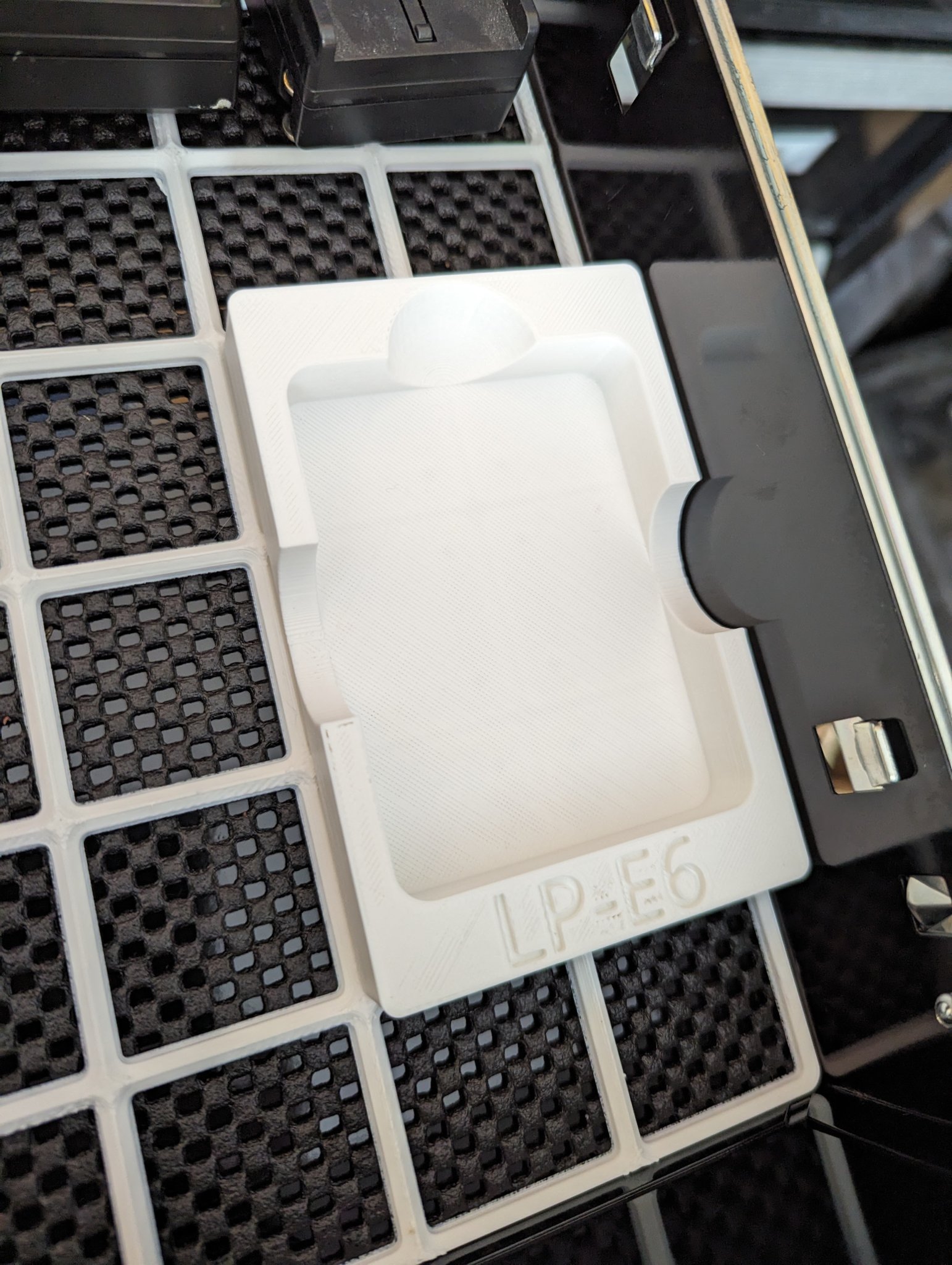 Tiêu đề Canon LC-E6 LP-E6 Charger - Gridfinity Tóm tắt LC-E6 tương