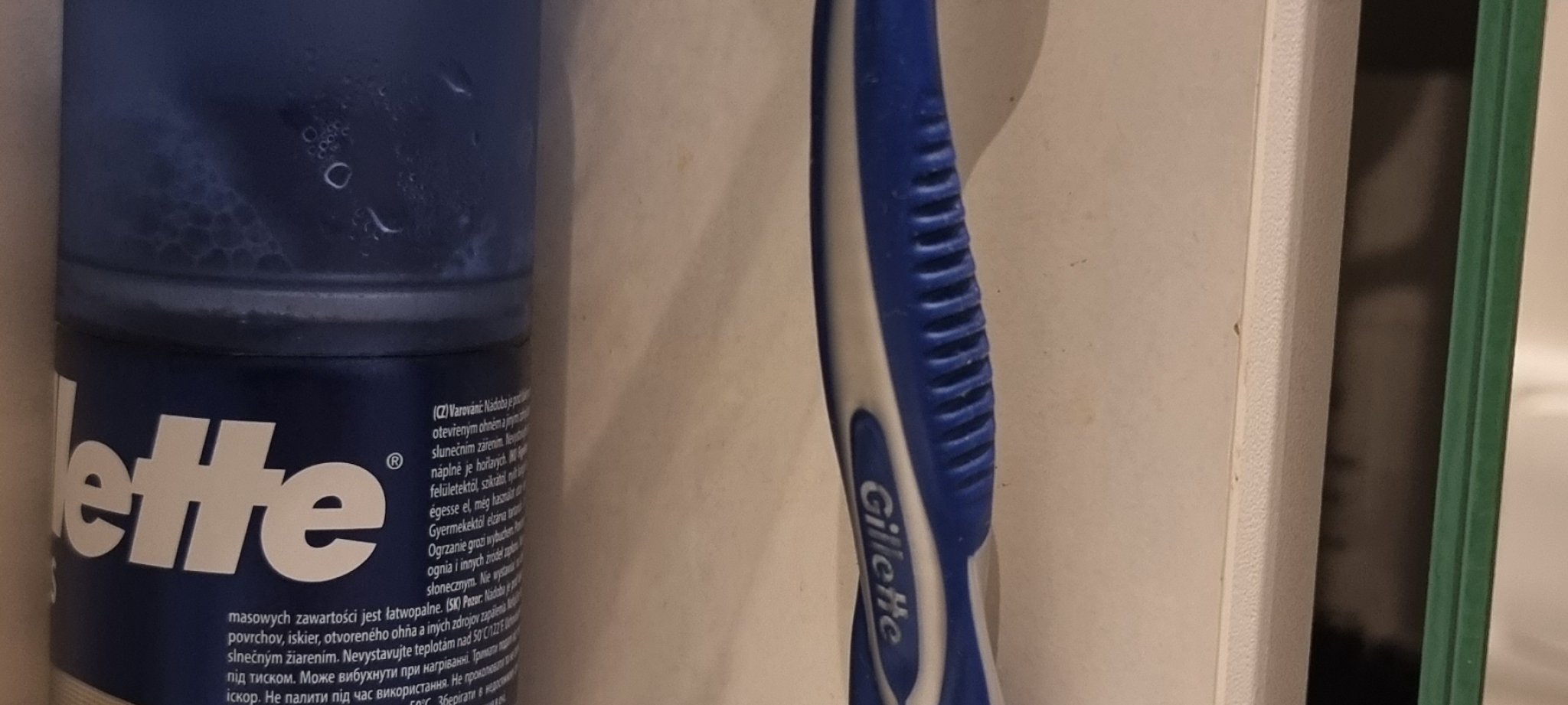 Kệ Để Dao Cạo Gillette Siêu Tiện Lợi