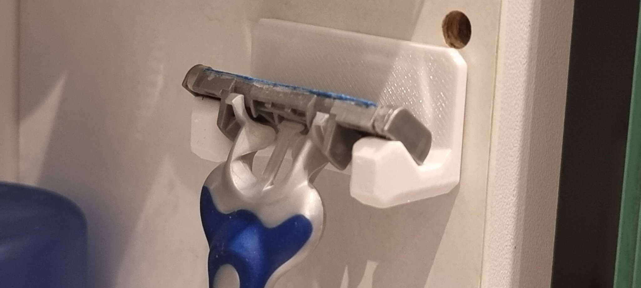 Kệ Để Dao Cạo Gillette Siêu Tiện Lợi