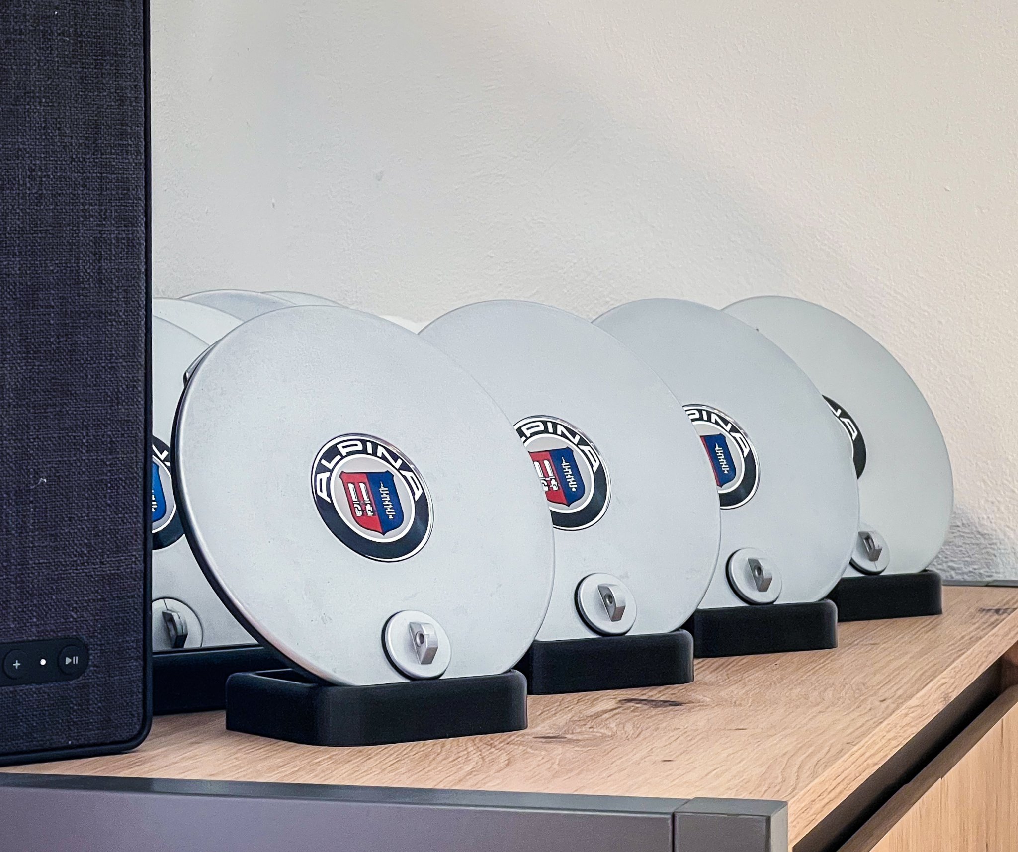 Đế Trình Chiếu Nắp Trung Tâm Mâm Xe BMW ALPINA