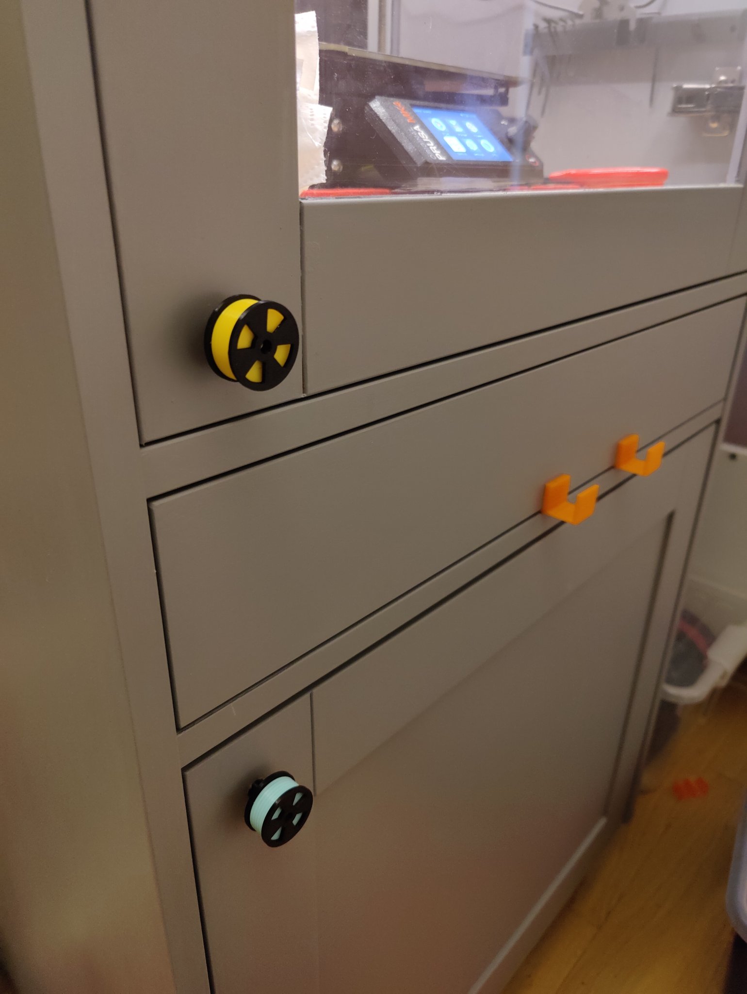 Tiêu đề Cuộn dây tóc - núm cửa Tóm tắt Một chiếc núm vặn