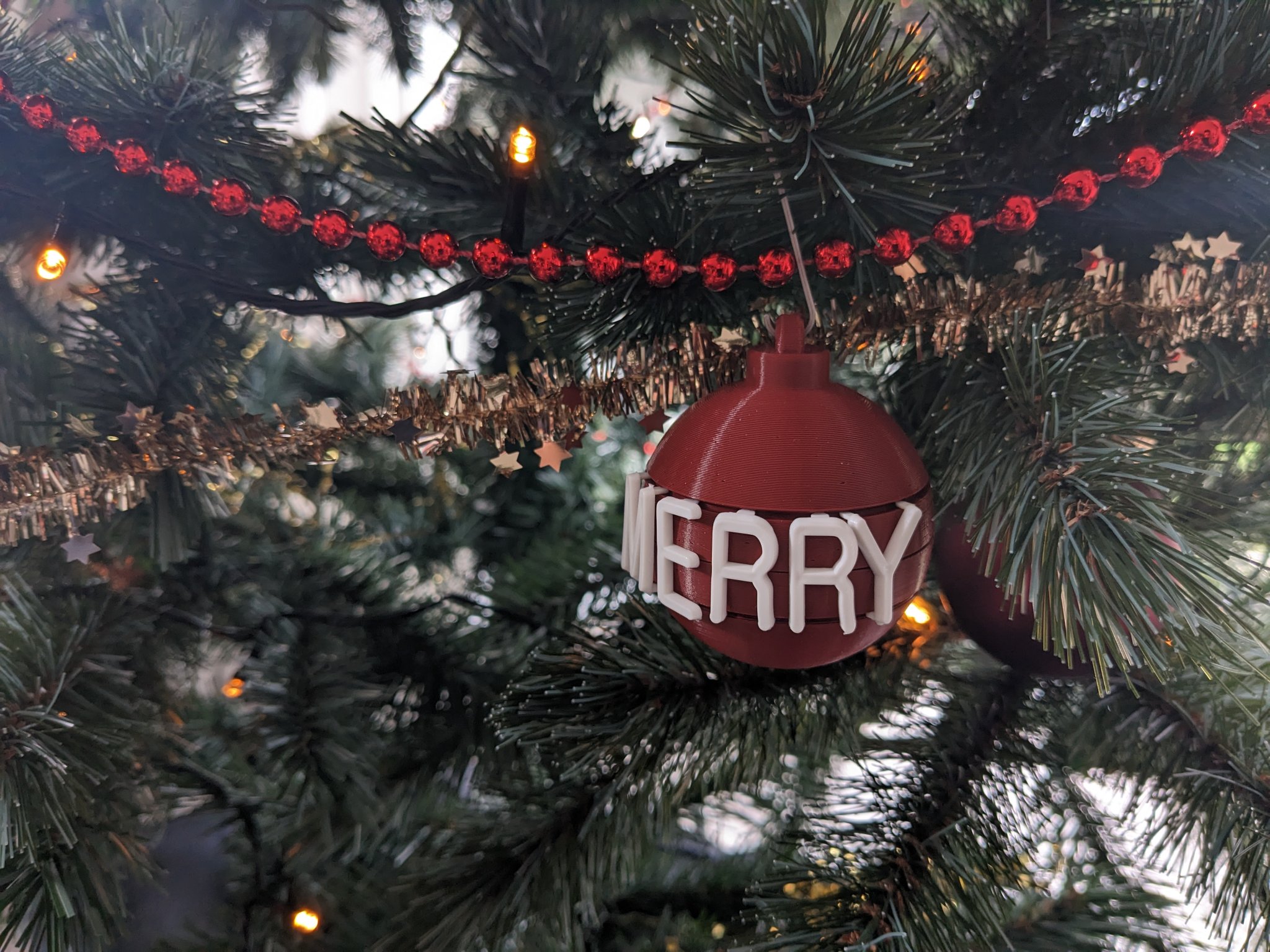 Tiêu đề Quả bóng Giáng sinh với Từ tùy chỉnh và Ngăn bí mậ