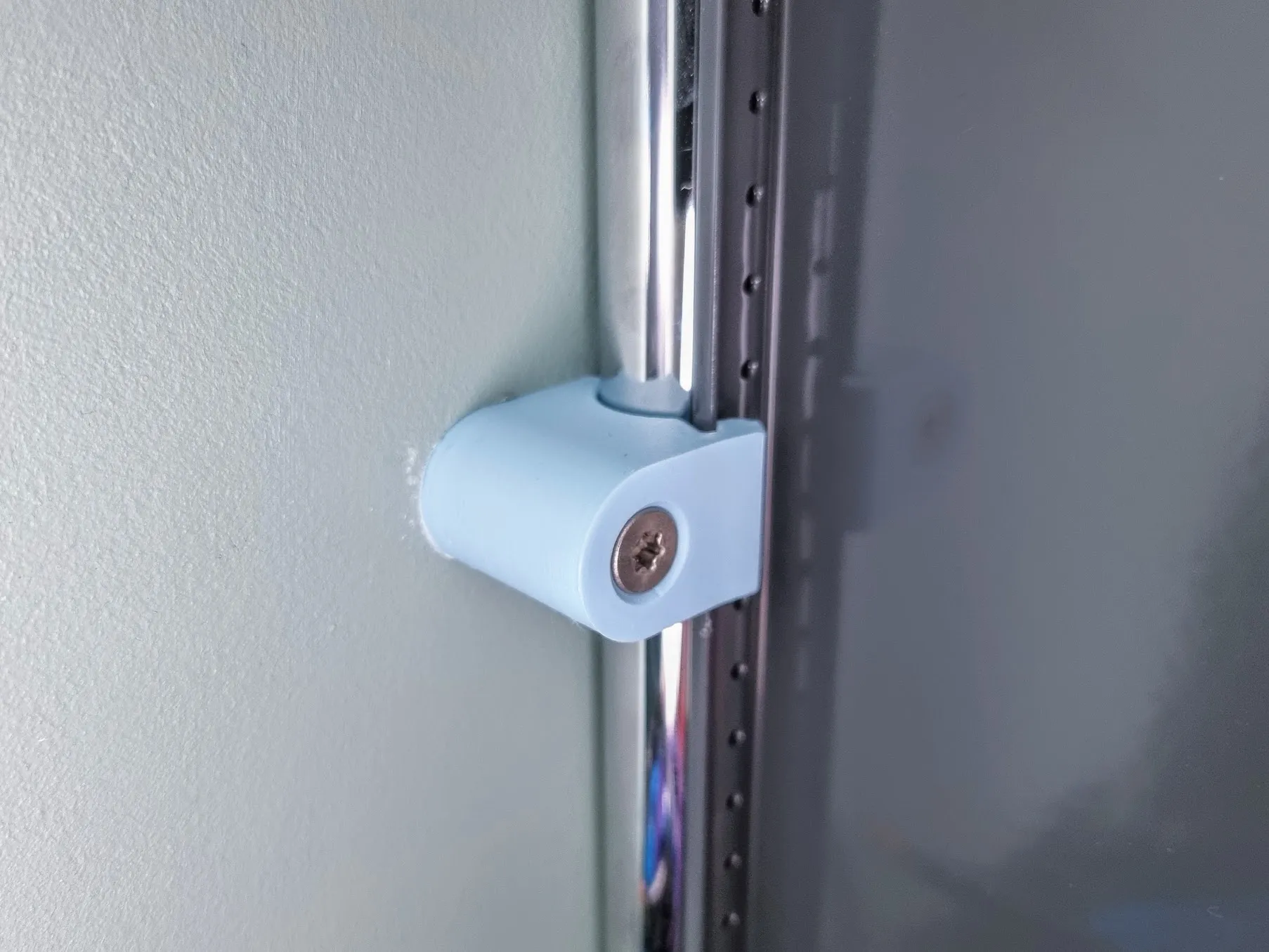 Pát Gắn Tường Cho USM Haller