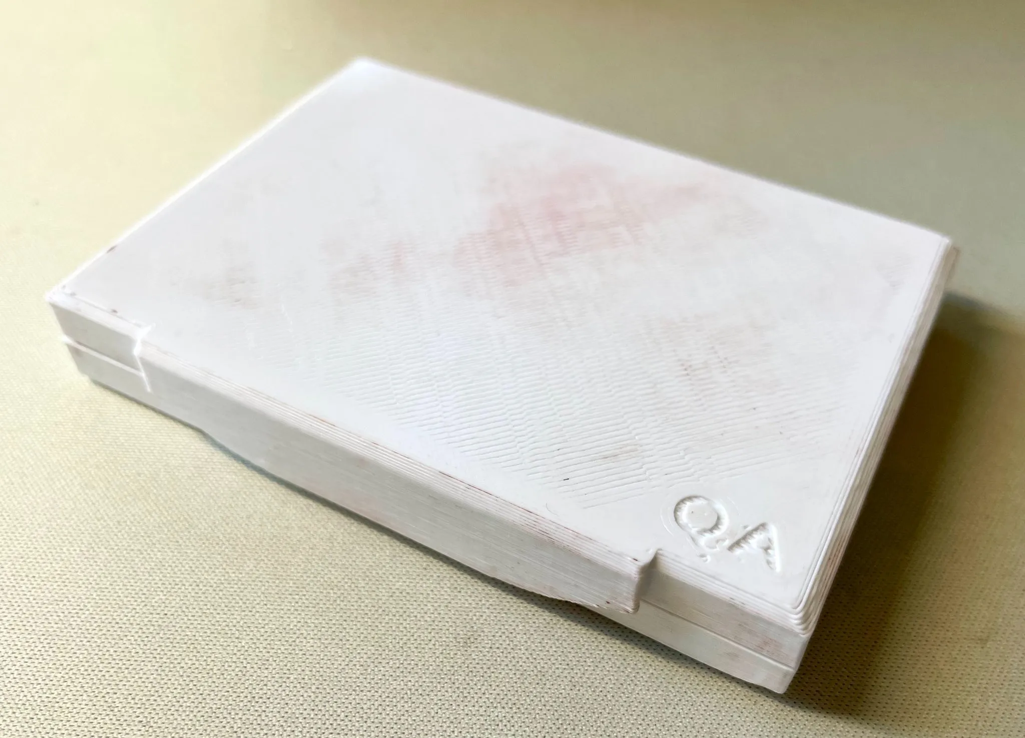 Flat Hinged Eyeshadow Box With Snap Closure