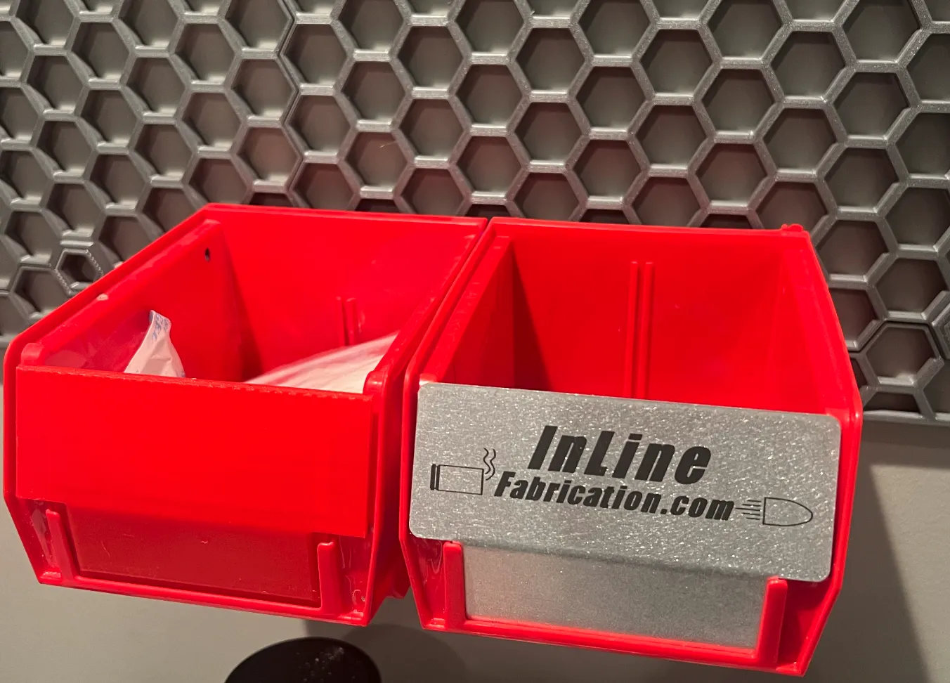 Giá Đỡ Thùng Akro Cho Tường HSW