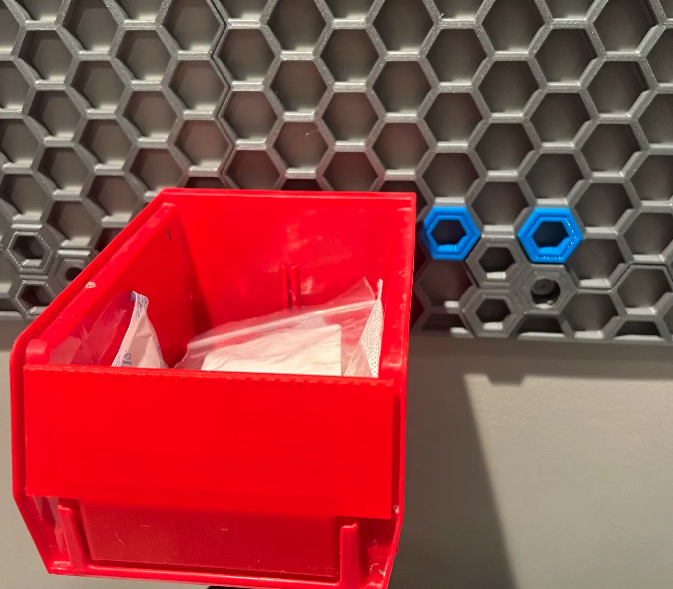 Giá Đỡ Thùng Akro Cho Tường HSW