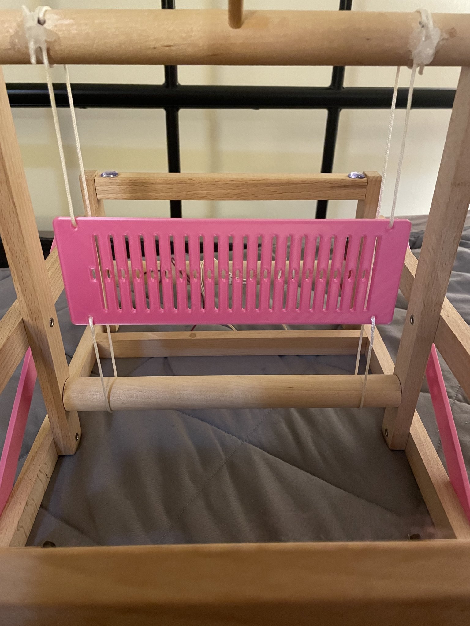 Tiêu đề Hàng rào cứng thay thế cho máy dệt đồ chơi Tóm tắt