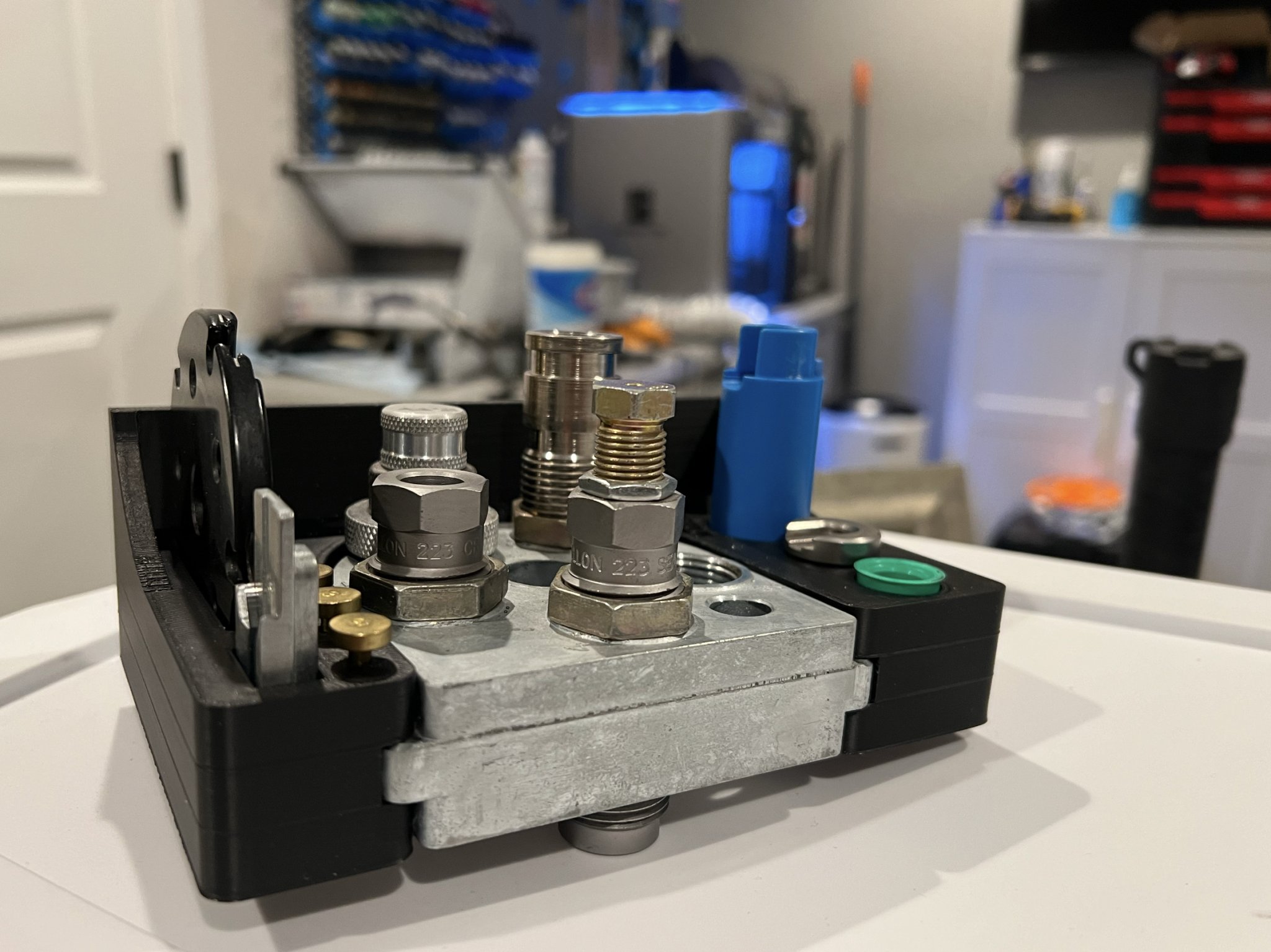 Tiêu đề Giá đỡ đầu công cụ Dillon 650750 cho Tường lưu trữ