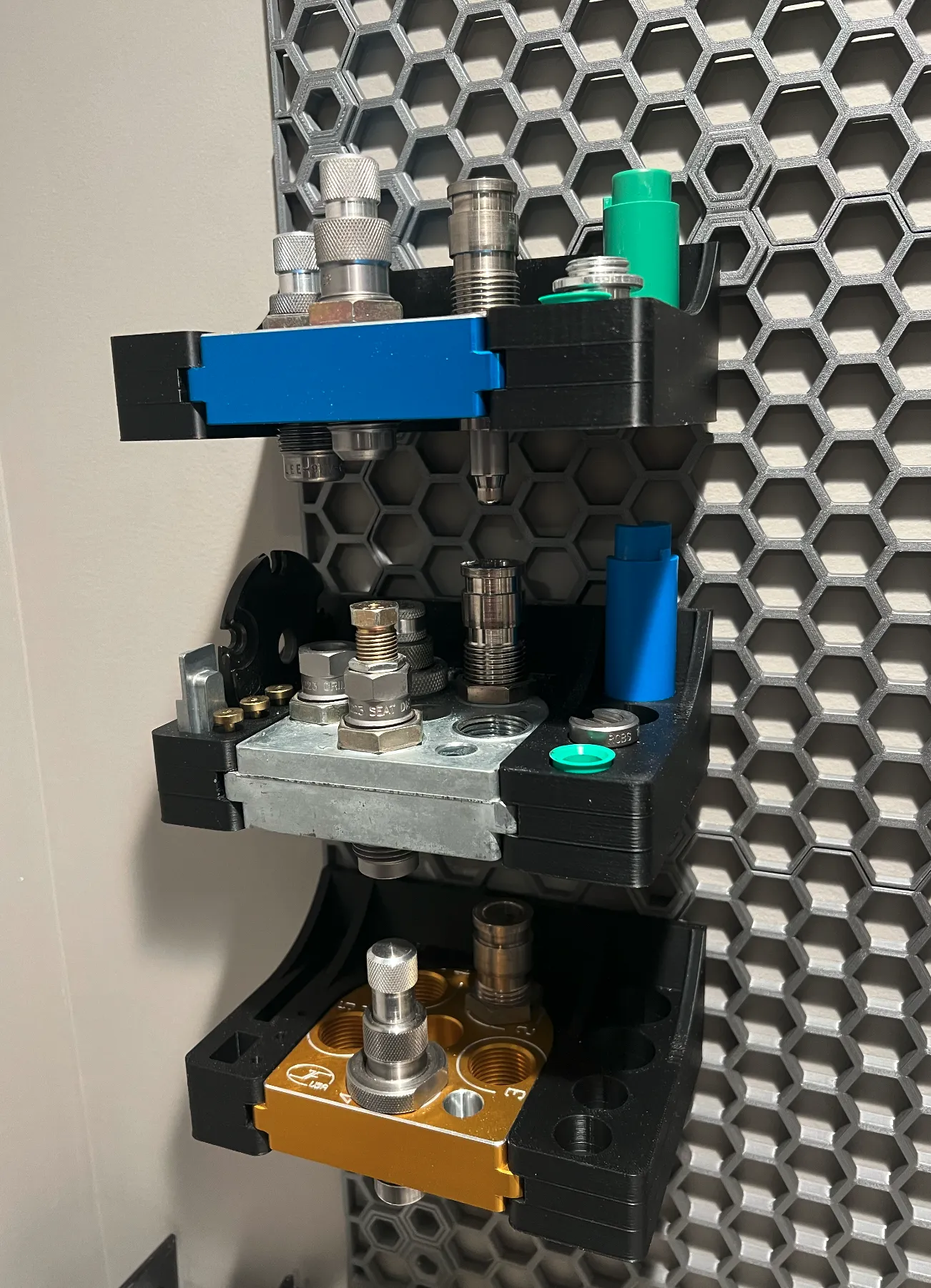 Tiêu đề Giá đỡ đầu công cụ Dillon 650750 cho Tường lưu trữ