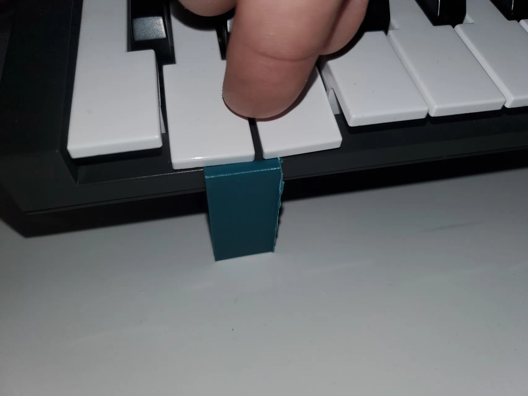 Novation LaunchKey Mini MK3 Angled  Stand Riser