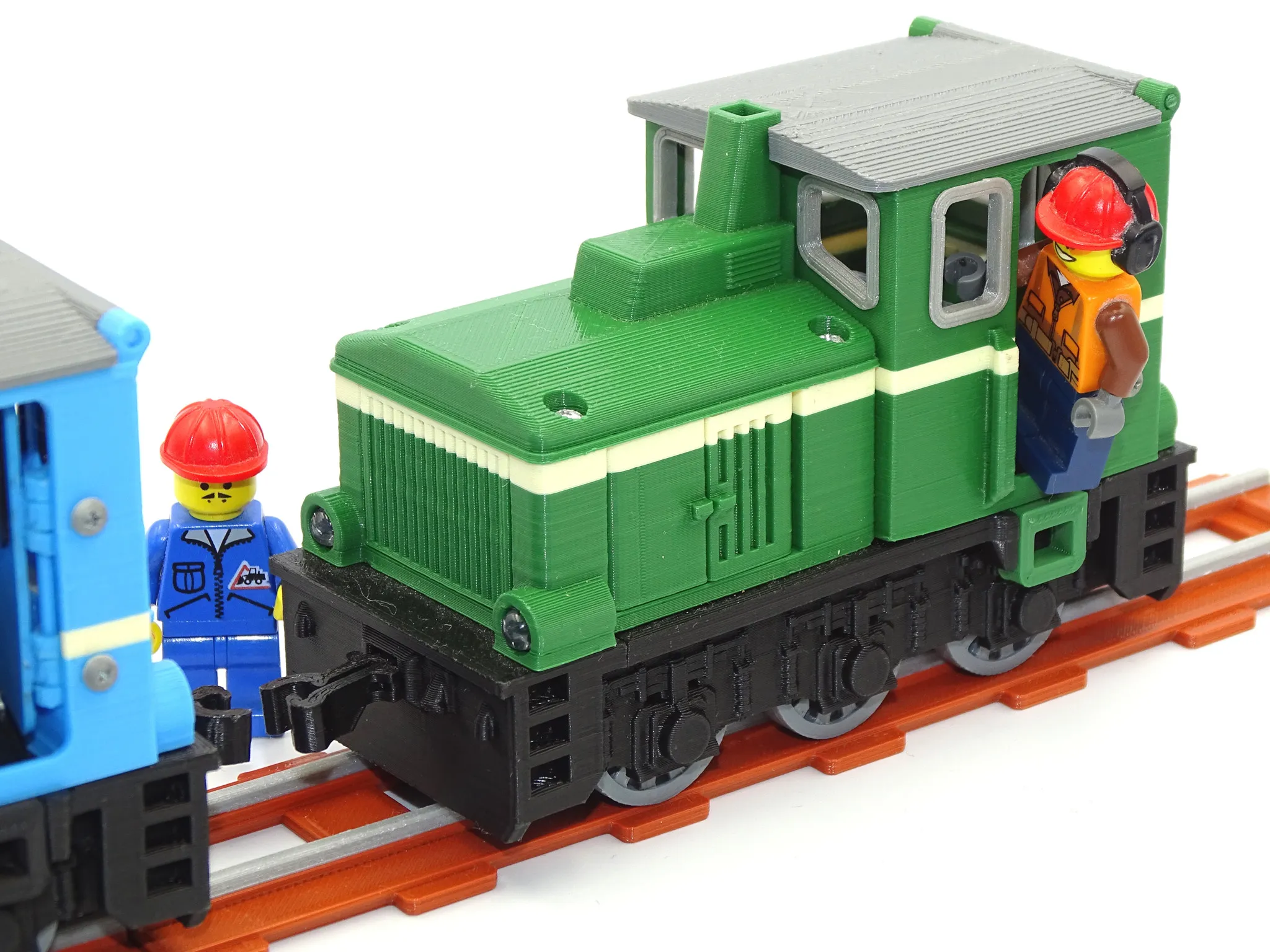 Small diesel locomotive with working brakes