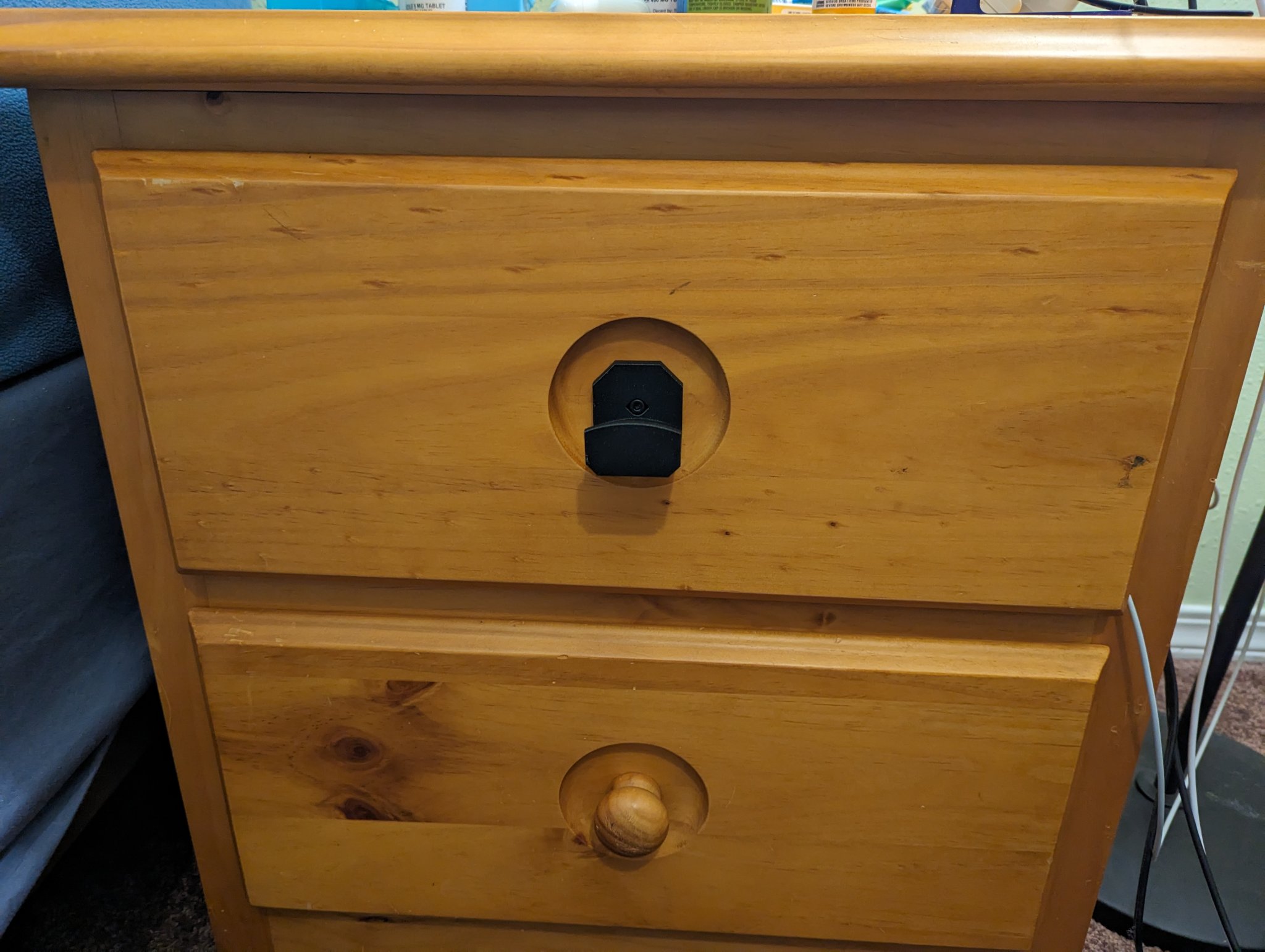 Tiêu đề Giá đỡ tai nghe có tay cầm ngăn kéo Vít M4 Tóm tắt