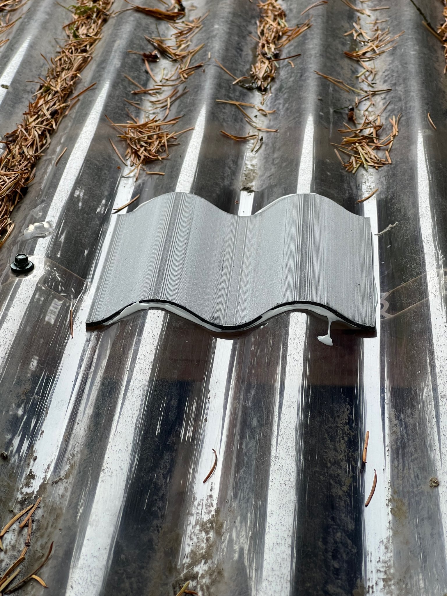 Miếng vá sửa mái tôn dạng sóng