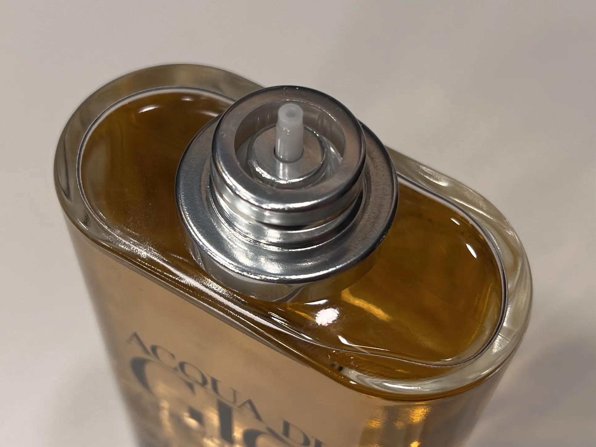 Cologne/Perfume spray reducer