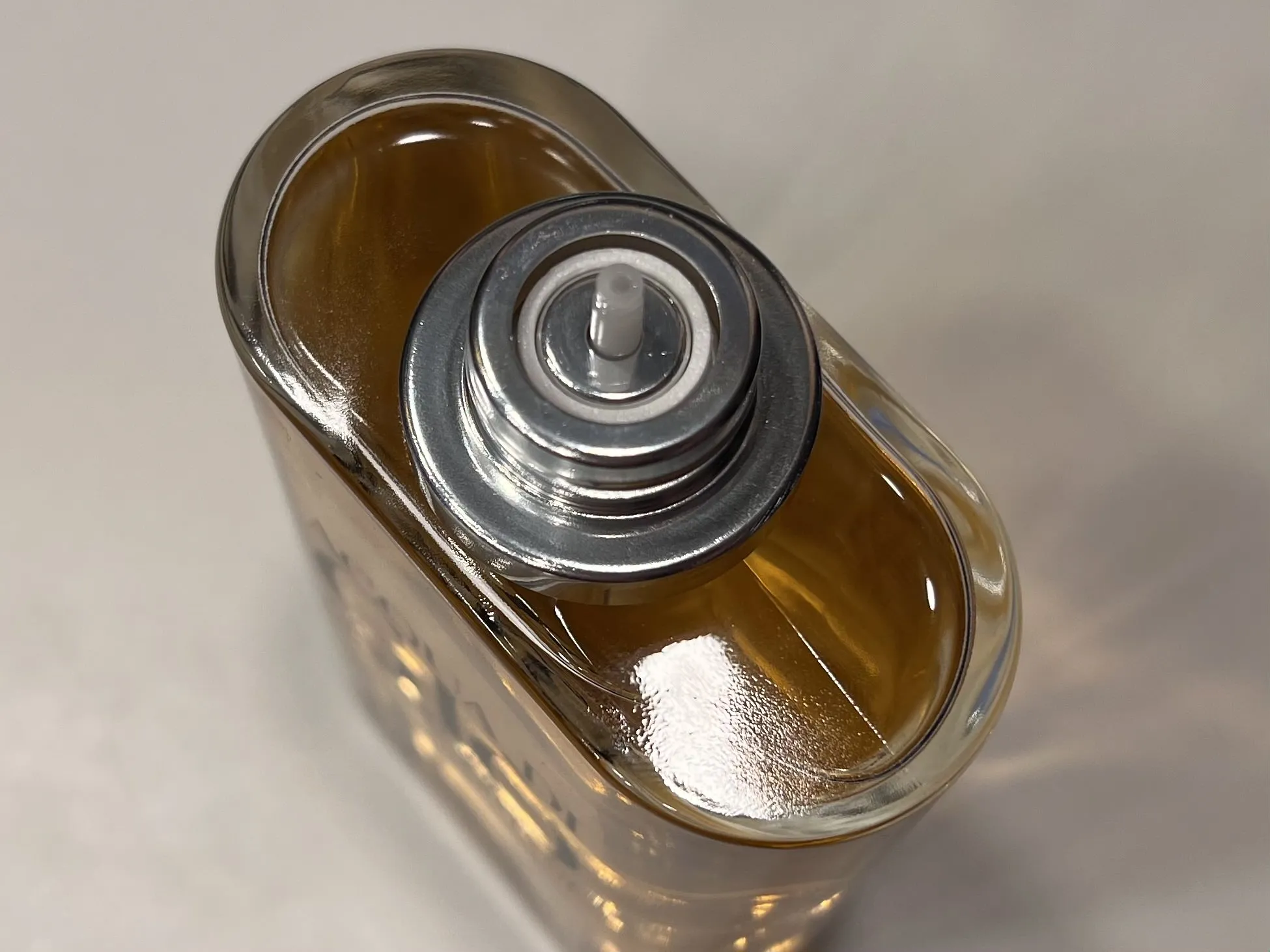 Cologne/Perfume spray reducer