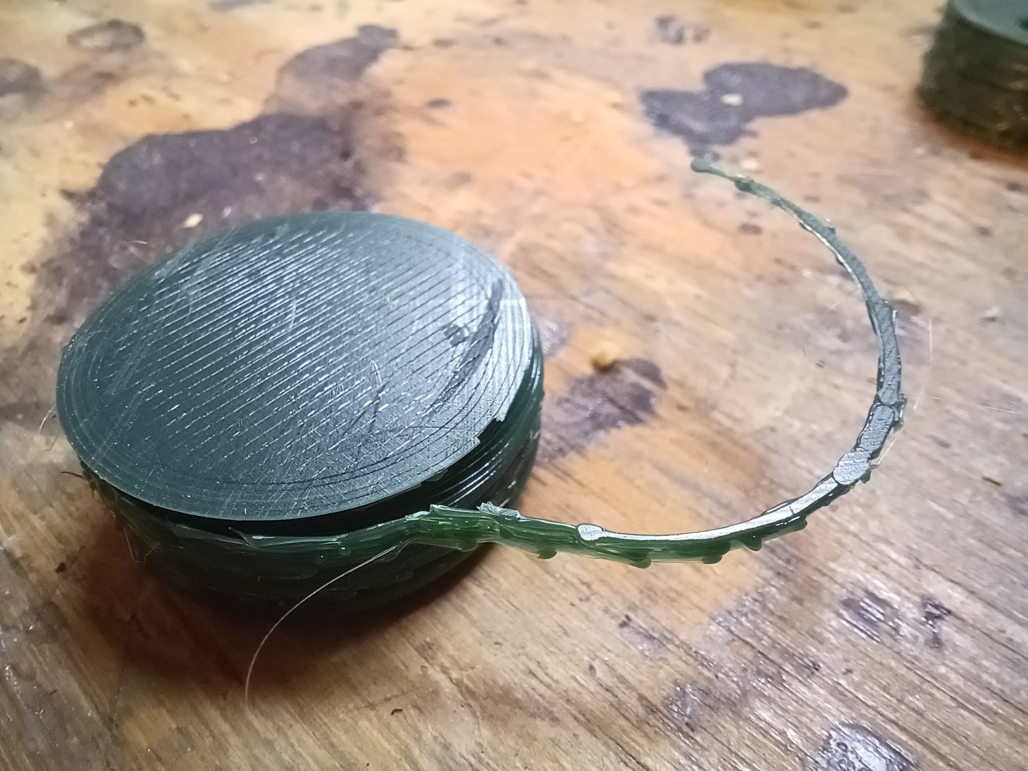 Chân Đế Nam Châm Giữ Nắp Lon Nước Ngọt Thập Niên 80