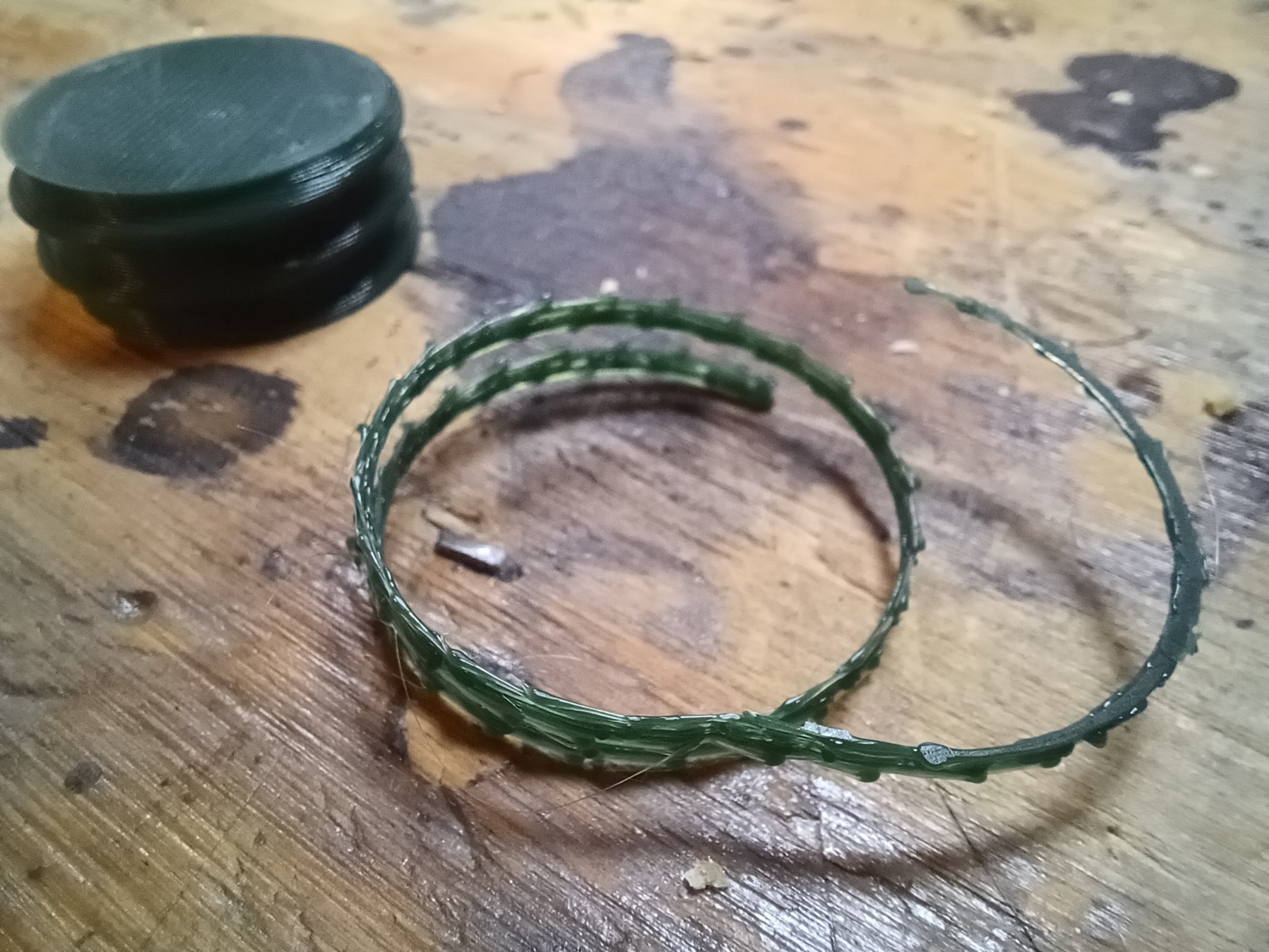 Chân Đế Nam Châm Giữ Nắp Lon Nước Ngọt Thập Niên 80