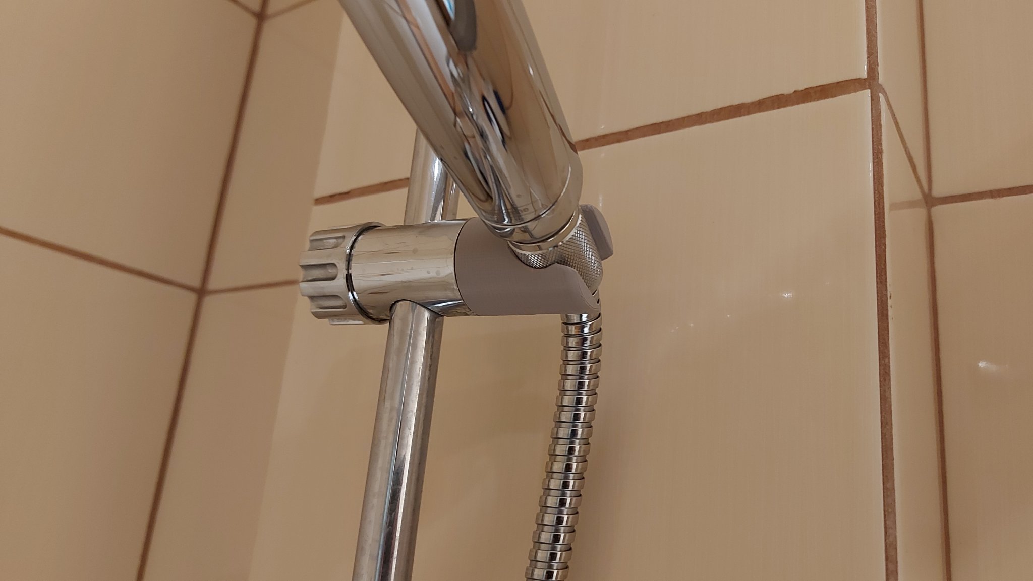 Pát Giữ Vòi Sen Thay Thế Cho Thanh Sen Tắm