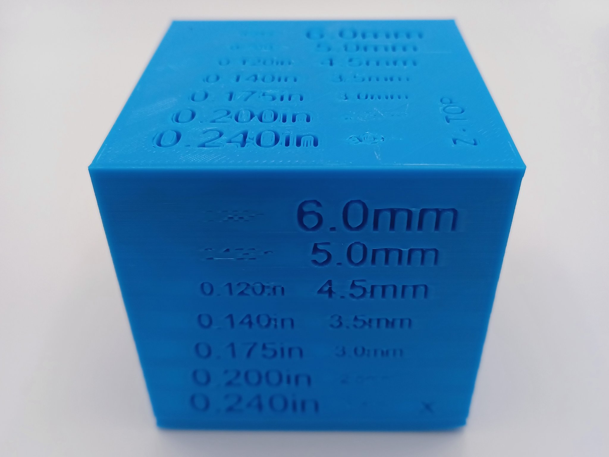 Khối Lập Phương Hiệu Chuẩn Chiều Cao Chữ - Trục X-Y-Z - [Đơn Vị Anh & Mét]