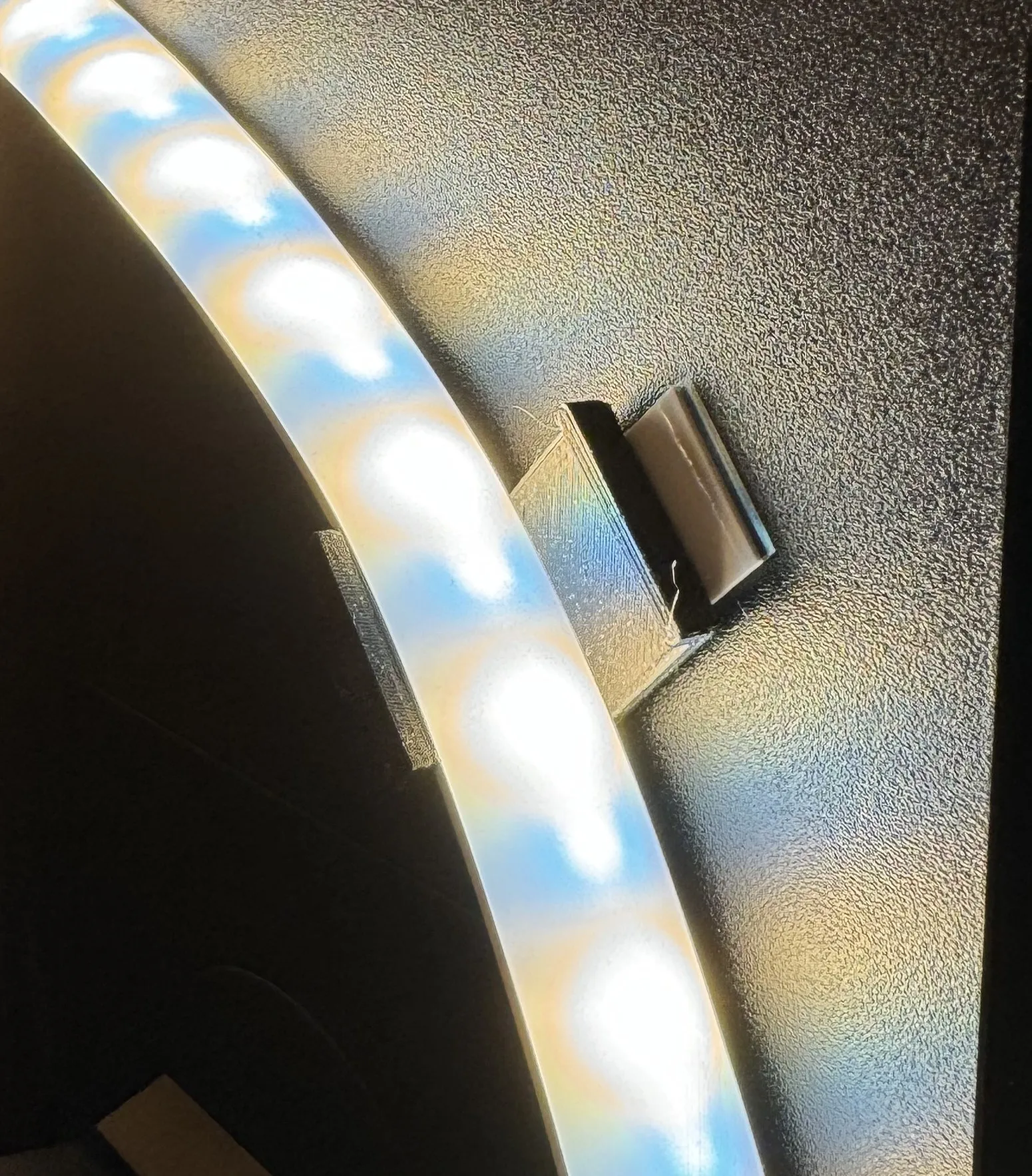 Tiêu đề Giá đỡ màn hình dải đèn Hue gradient Tóm tắt Bản l