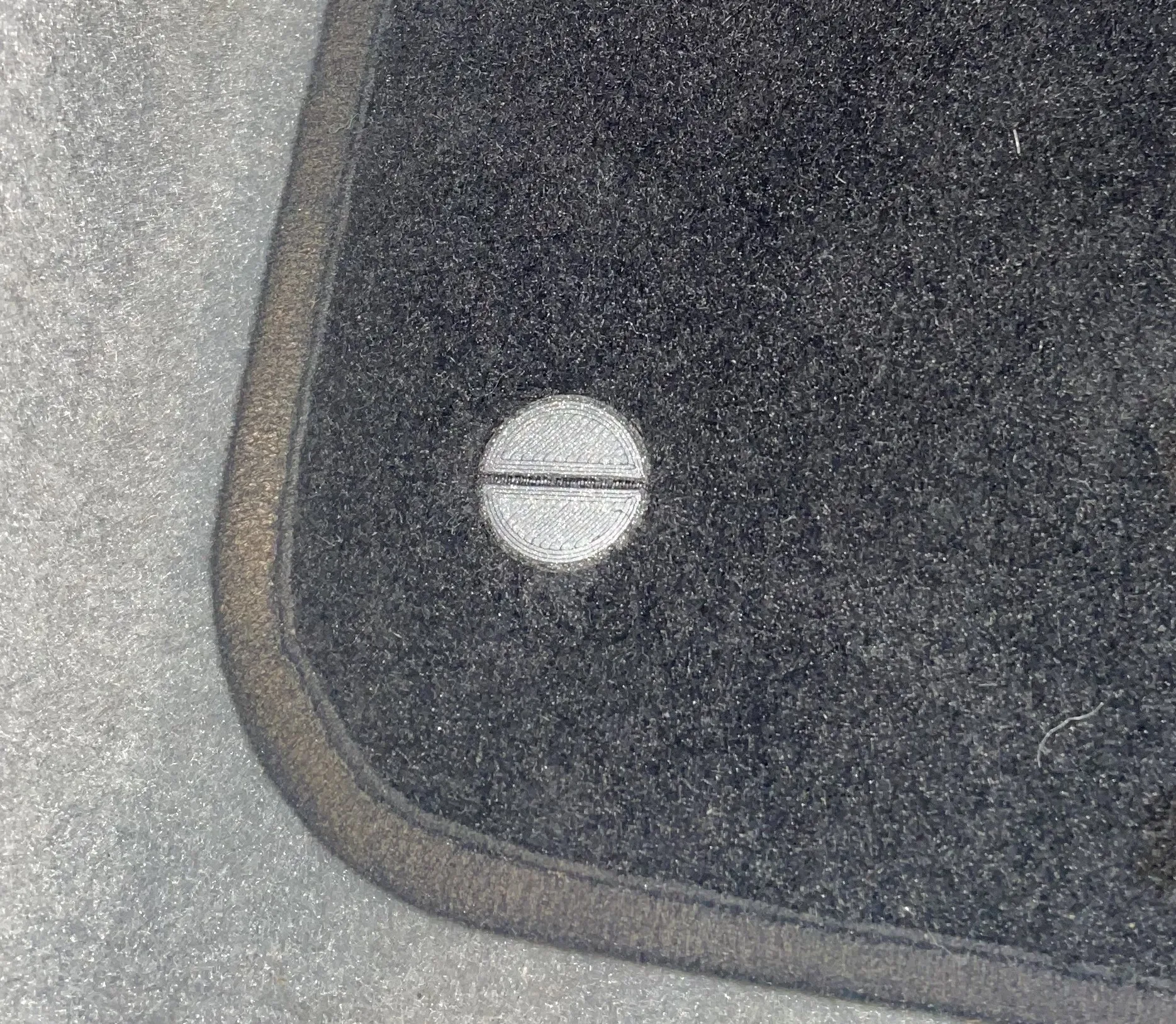 Tiêu đề Khóa xoắn thảm Tổng hợp Kẹp thảm Twist Lock kèm vò