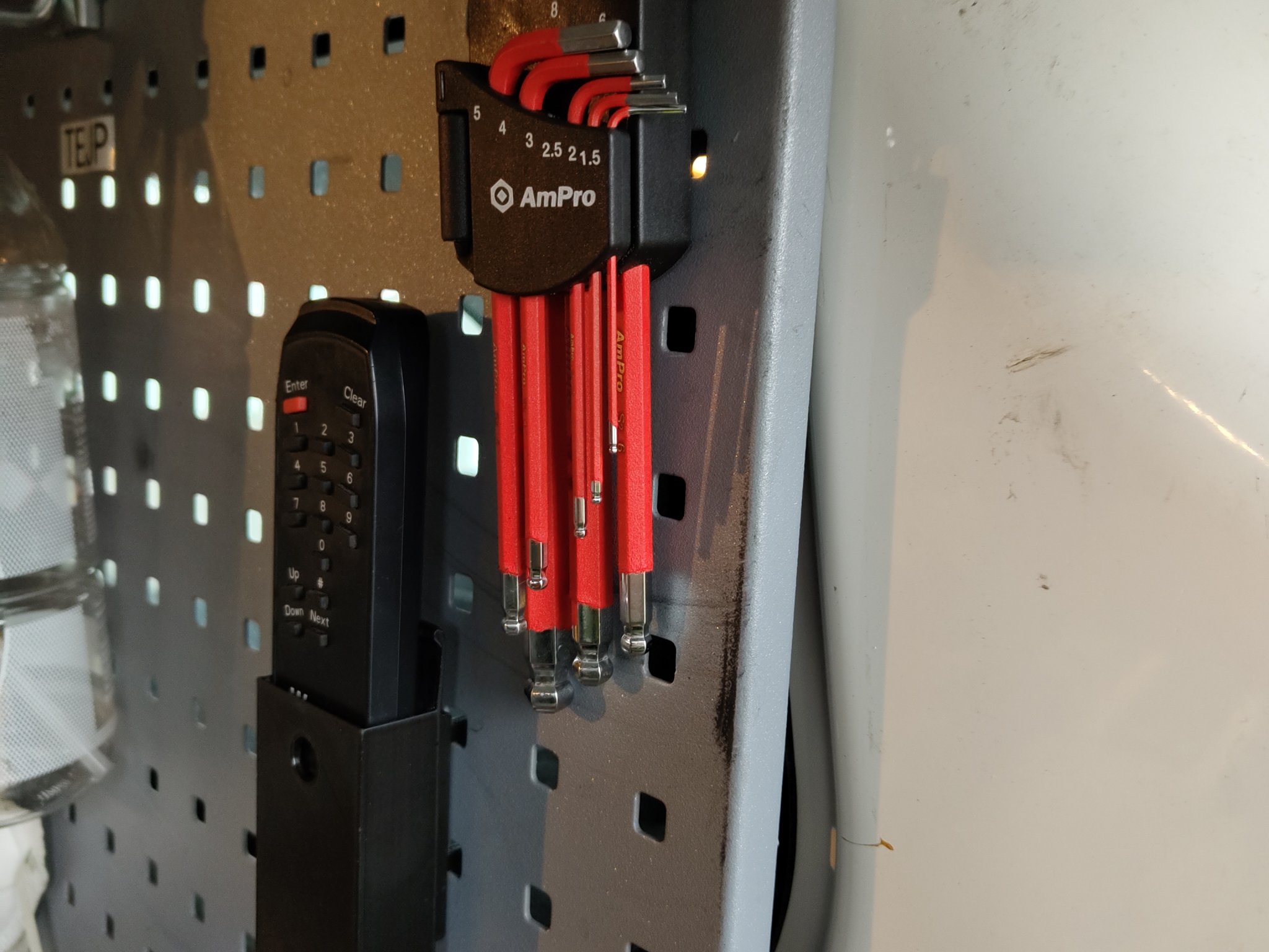 Đế giữ remote cho nội thất xe van công việc