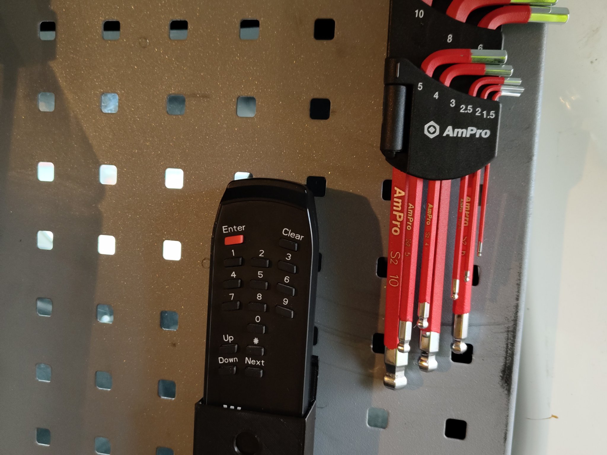 Đế giữ remote cho nội thất xe van công việc