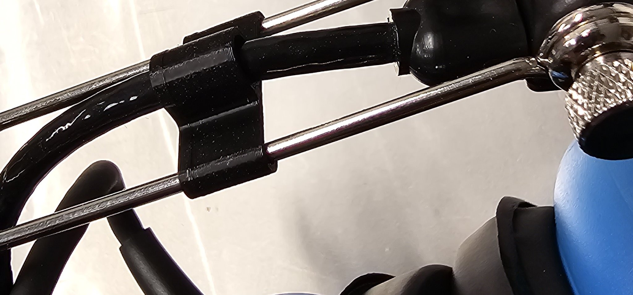 Kẹp Mic Tai Nghe Hàng Không Sigtronics