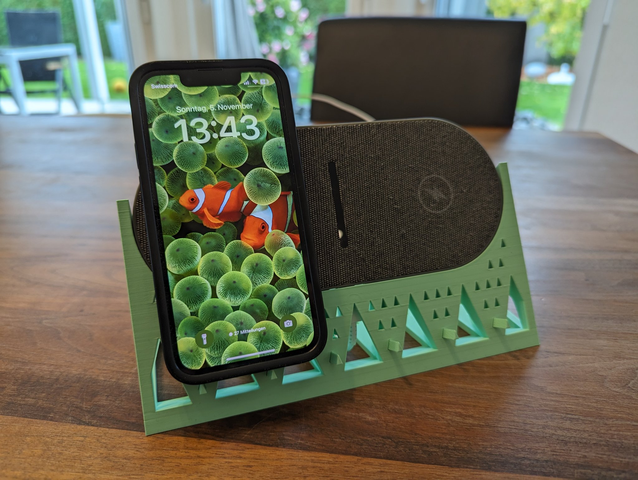 Đế điều chỉnh cho sạc không dây hai điện thoại