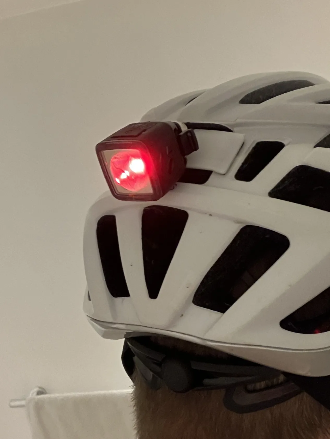 Tiêu đề Giro Agilis Bontrager Rear Light Mount Tóm tắt Gắn đèn Bon