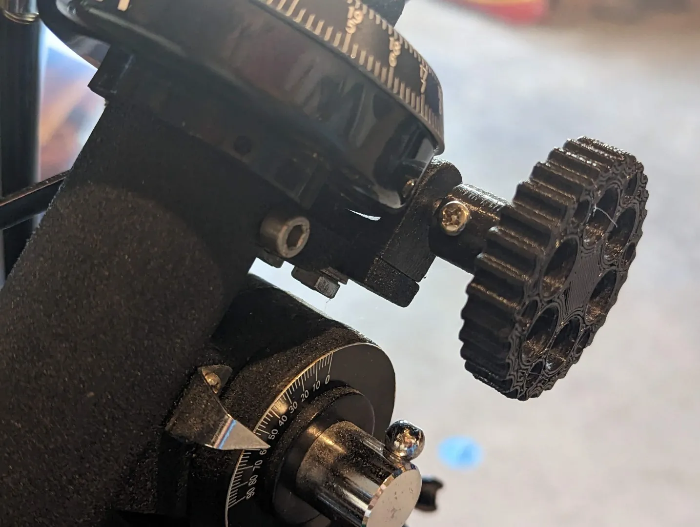 Núm Điều Khiển Chuyển Động Chậm Cho Kính Thiên Văn