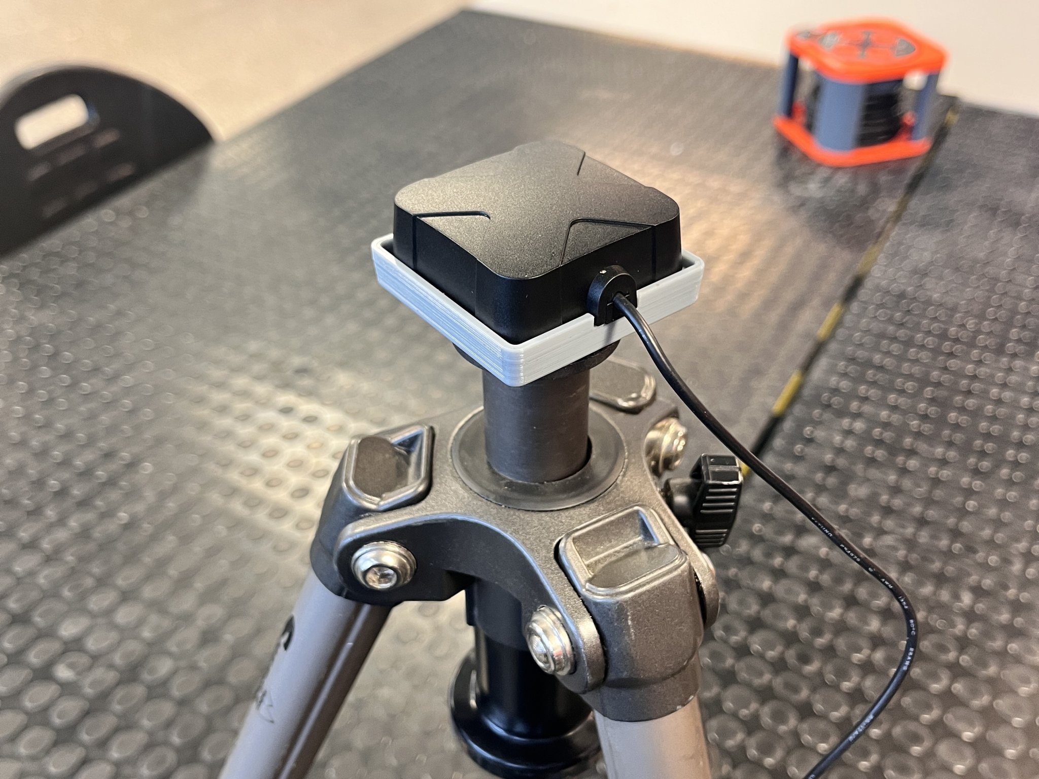 Đế Gắn Chân Máy Ảnh Cho Anten Here+ RTK