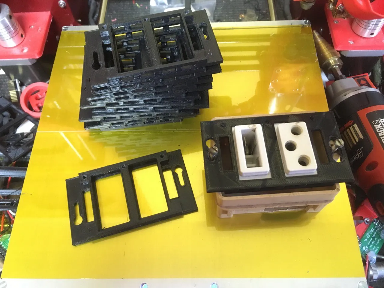 Tiêu đề Đĩa giữ cơ Simon 24 Tóm tắt In 3D thay thế cho cơ cấ