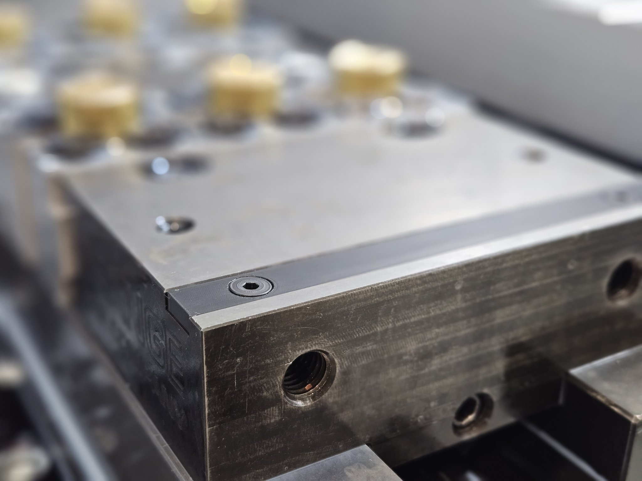 Phần Bịt Lỗ Talon Grip 3 Trục Cho Máy Kẹp Orange Vise