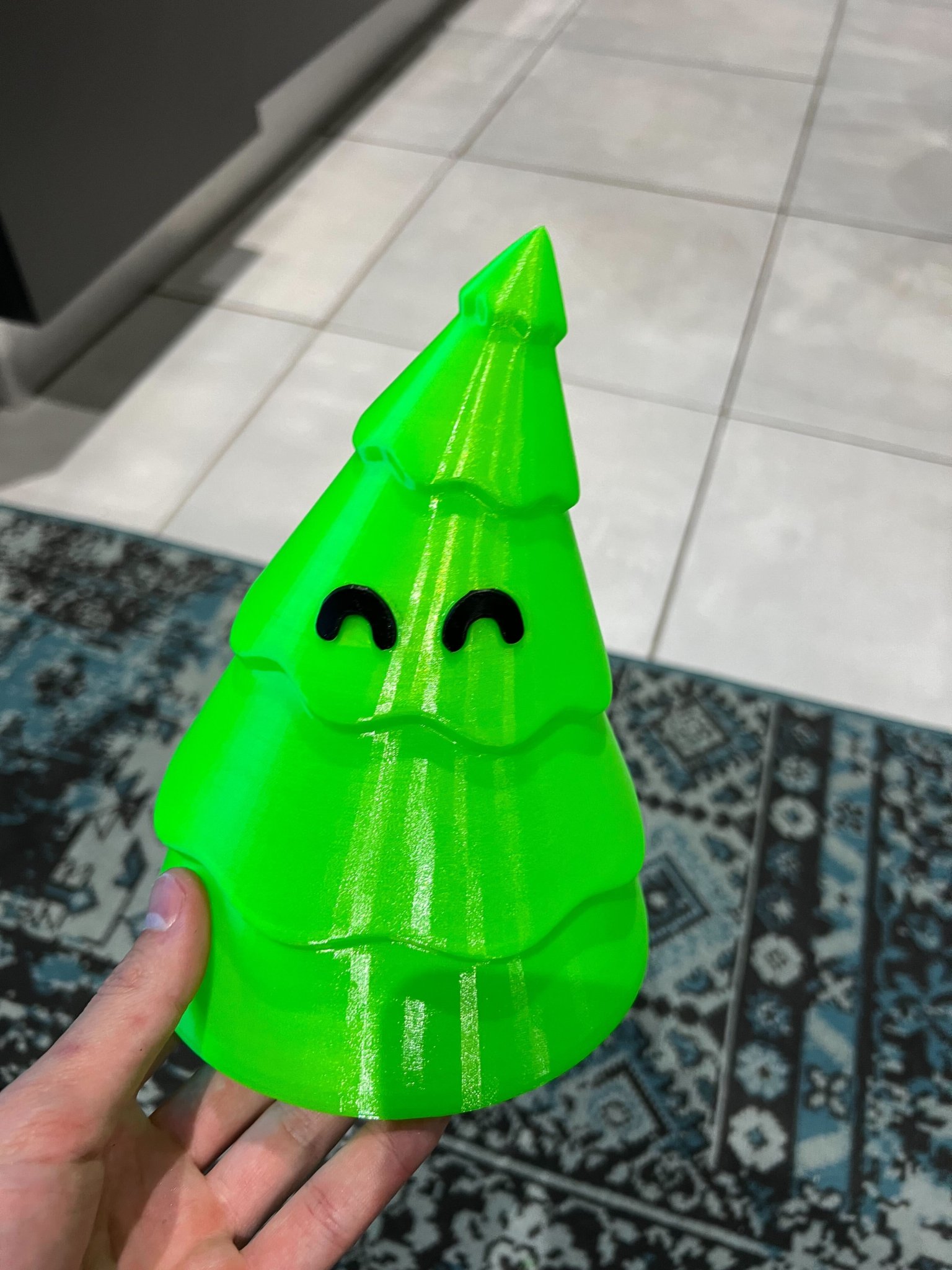 Mắt cho cây thông Noel dễ thương