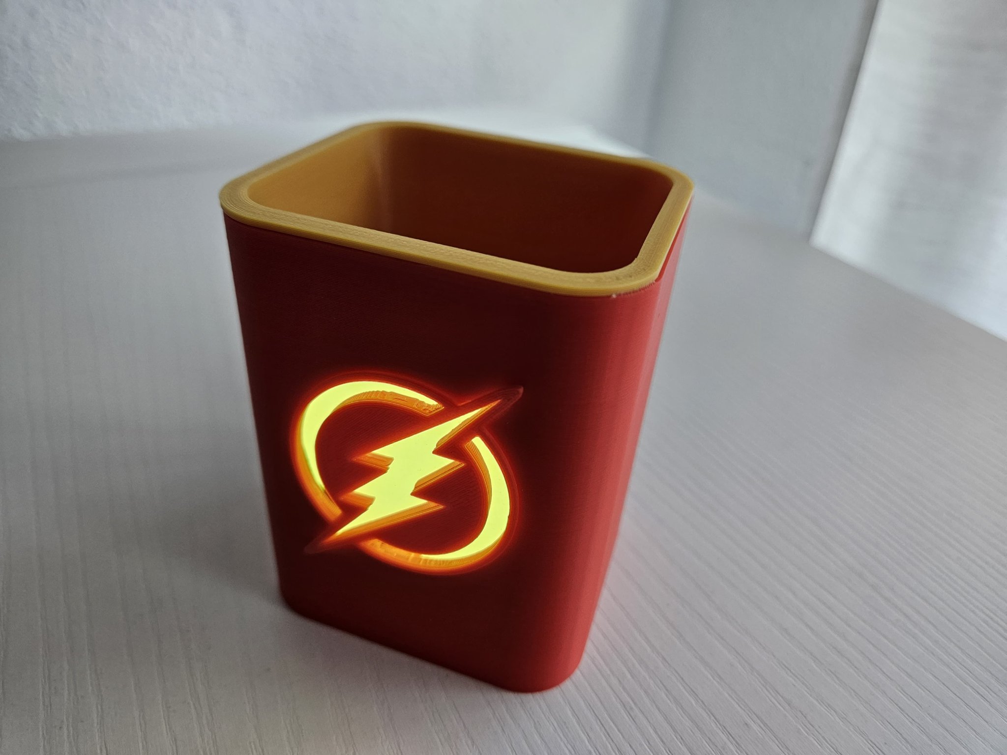Hộp Đựng Bút Phát Sáng Cảm Hứng Từ The Flash DC