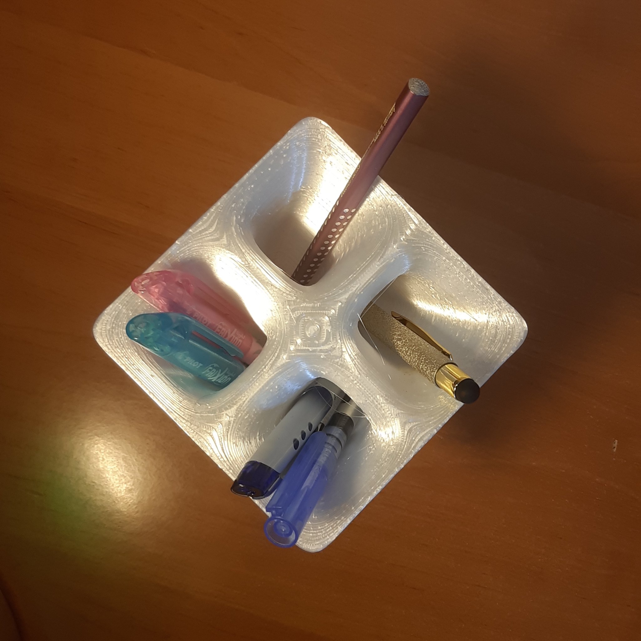 Chân Cắm Bút 4in1