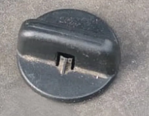 Tiêu đề Wingnut cho nắp đậy khoang pin xe Toyota Avensis 2004 T4 2