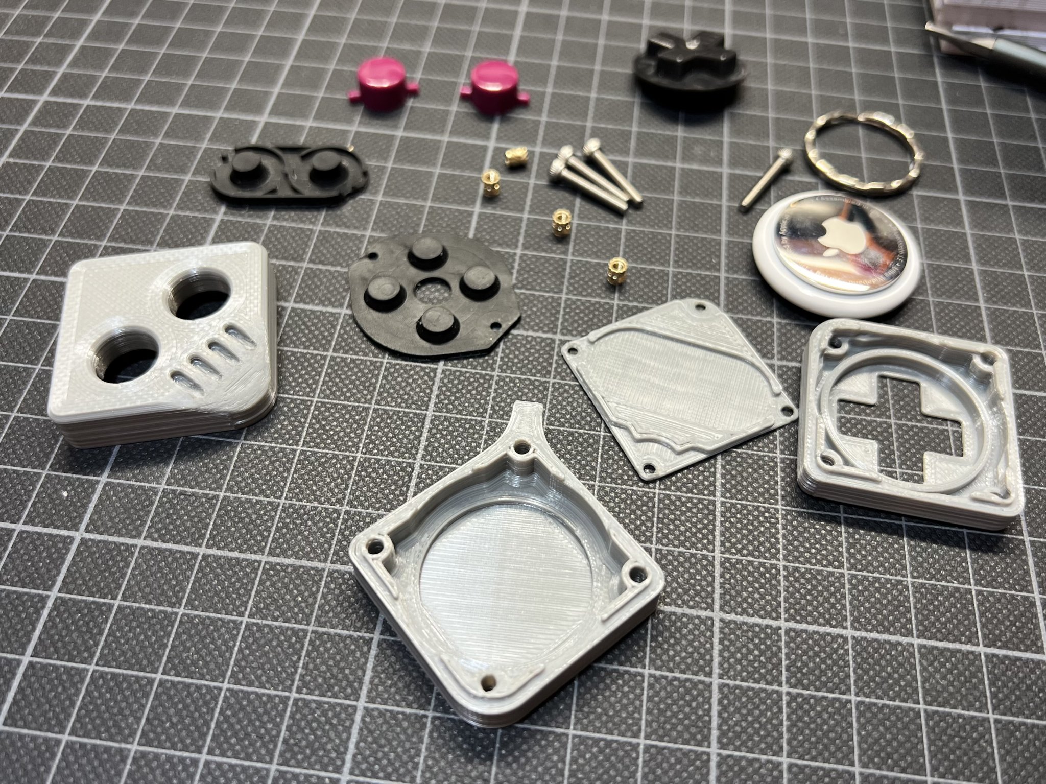 Holder AirTag kiểu Game Boy (CẬP NHẬT)